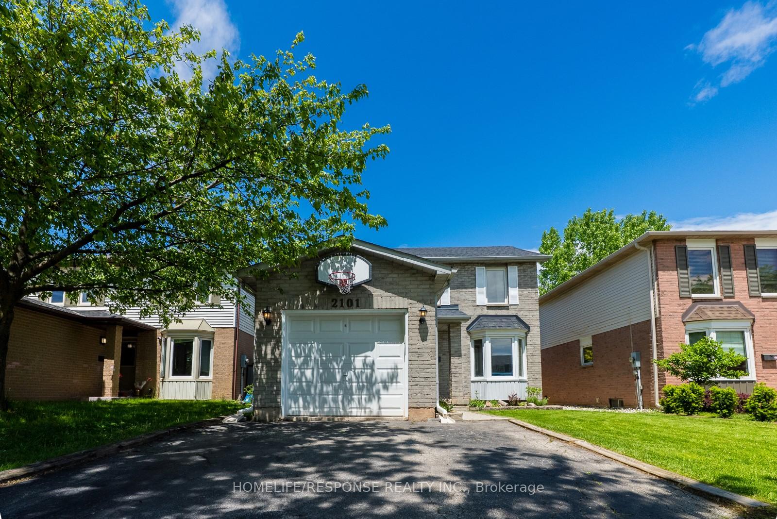 Front of 2101 Clipper Crescent