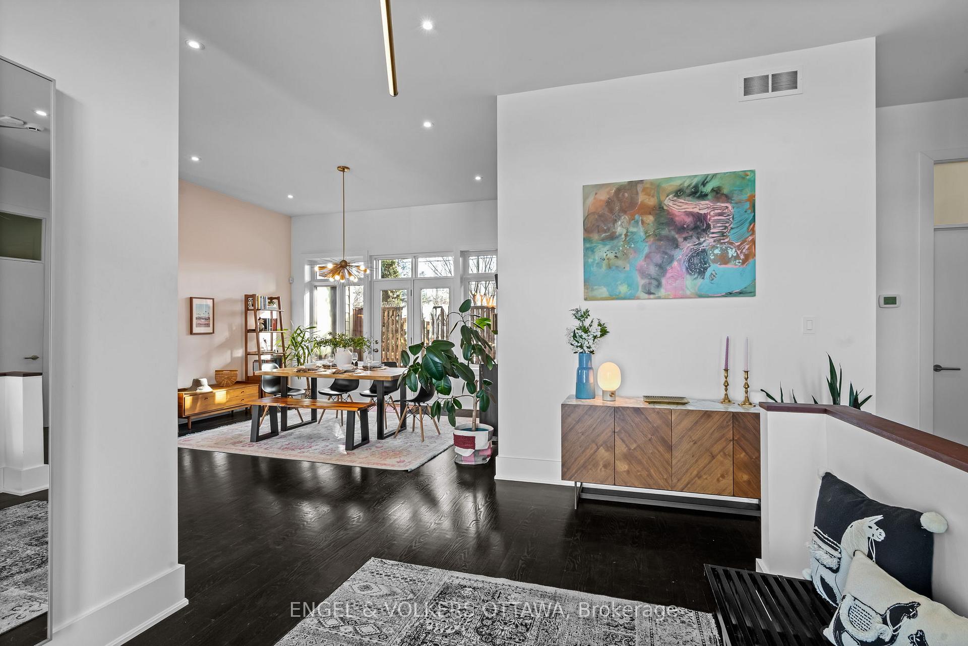 Photo 3 of 909 Mountainview Avenue, Ottawa, Whitehaven — HOMEH
