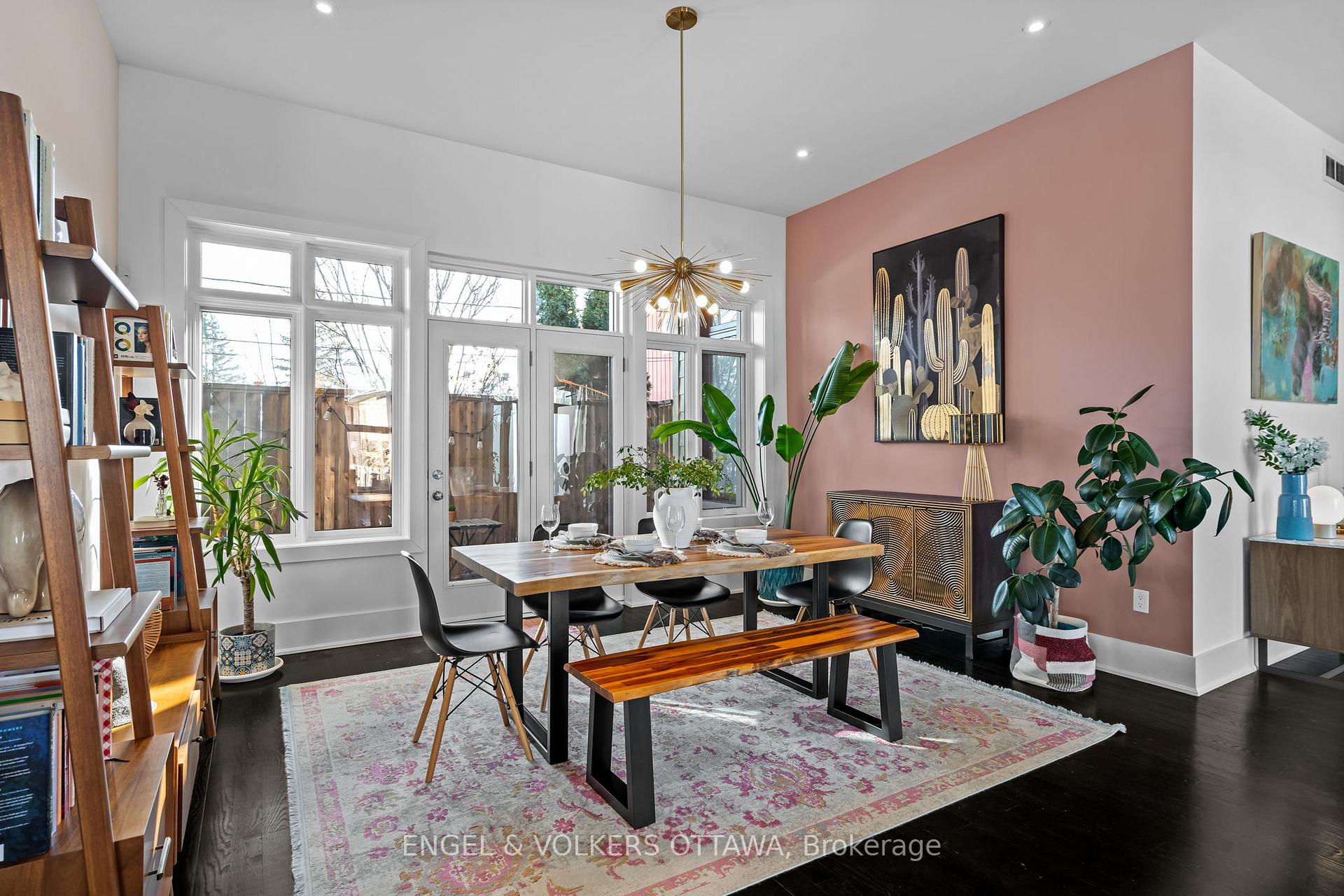 Photo 5 of 909 Mountainview Avenue, Ottawa, Whitehaven — HOMEH