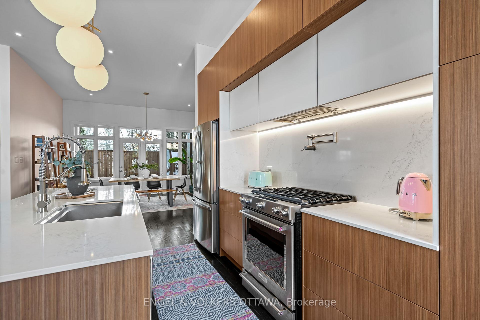 Photo 12 of 909 Mountainview Avenue, Ottawa, Whitehaven — HOMEH