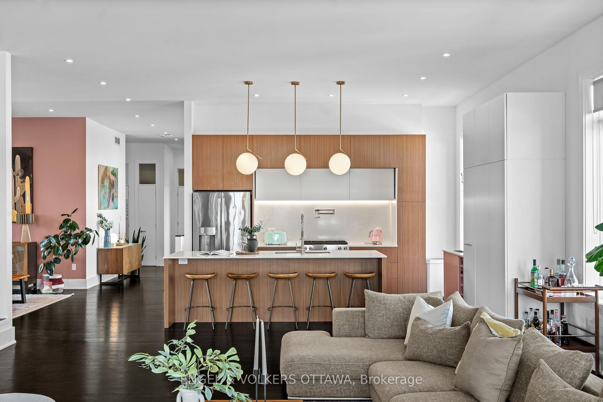 Photo 14 of 909 Mountainview Avenue, Ottawa, Whitehaven — HOMEH