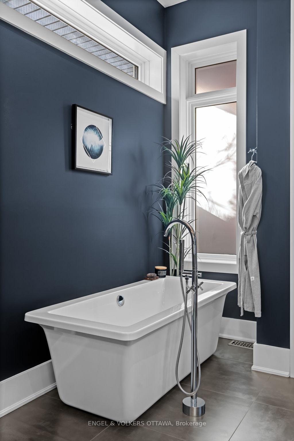 Photo 20 of 909 Mountainview Avenue, Ottawa, Whitehaven — HOMEH