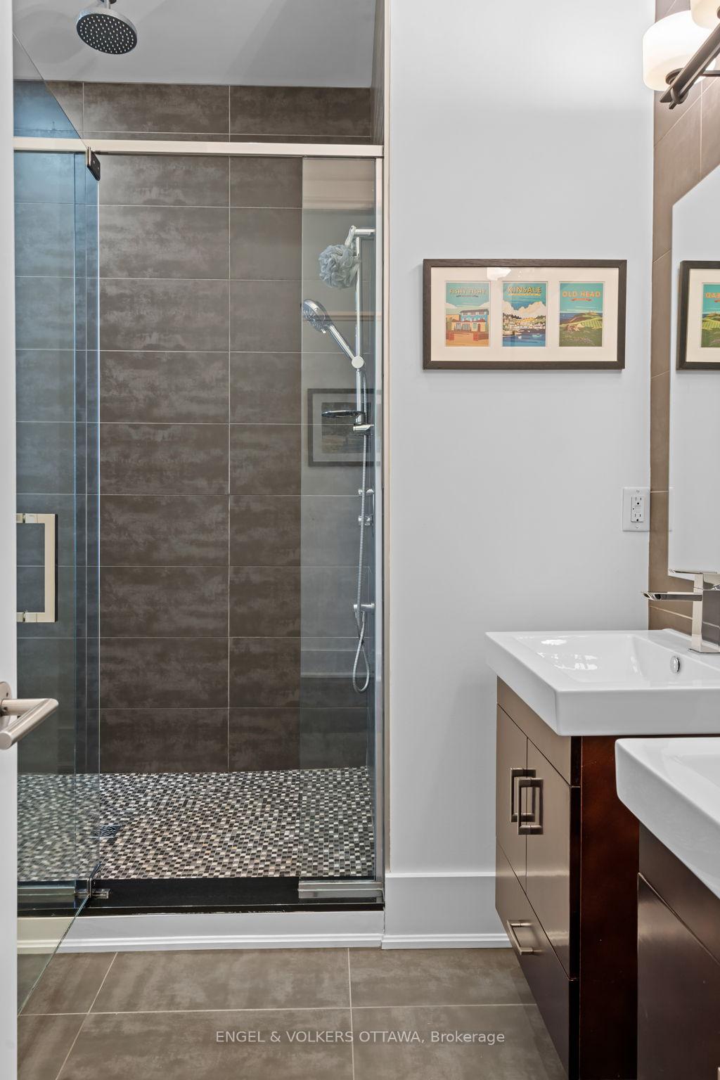 Photo 23 of 909 Mountainview Avenue, Ottawa, Whitehaven — HOMEH