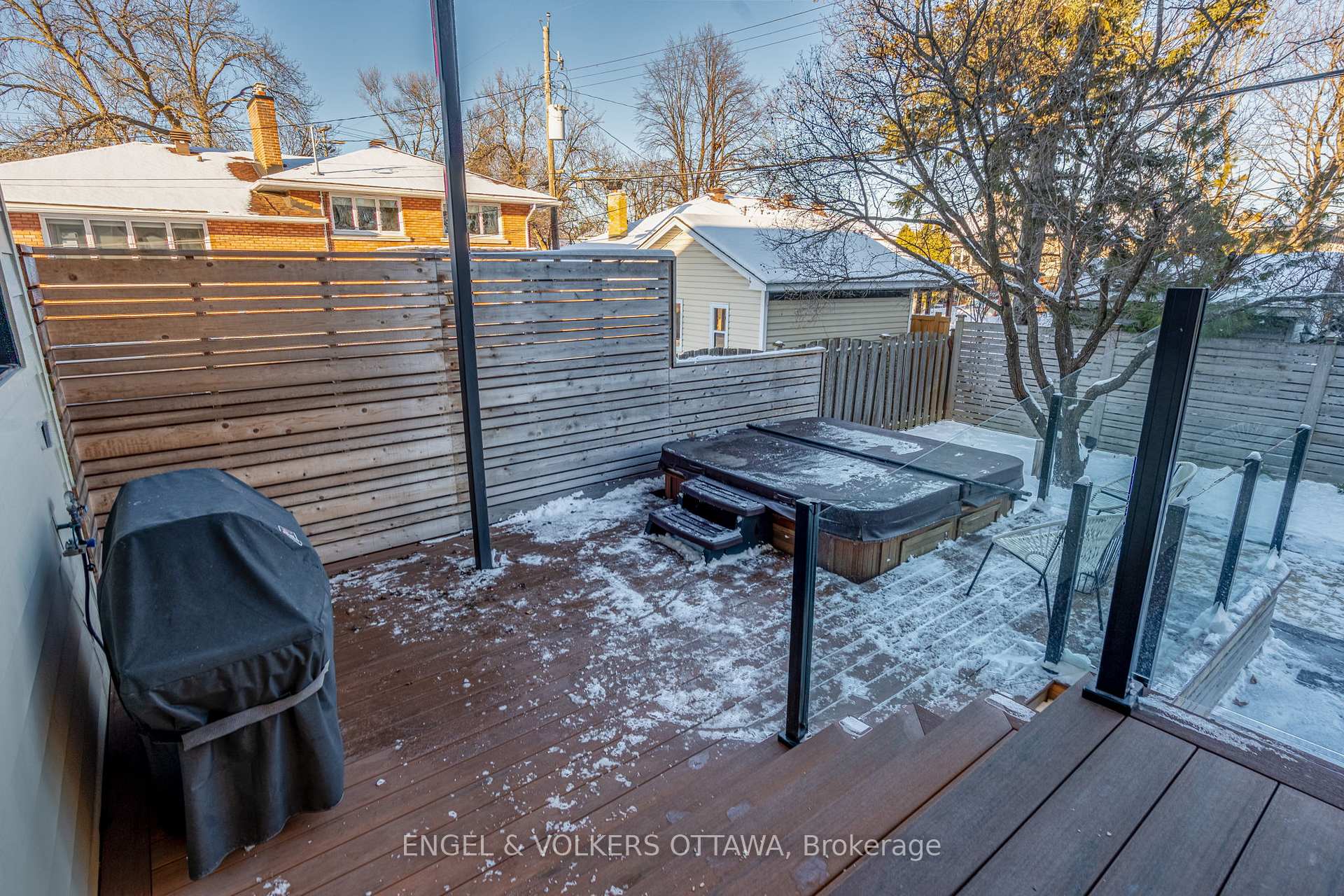Photo 33 of 909 Mountainview Avenue, Ottawa, Whitehaven — HOMEH