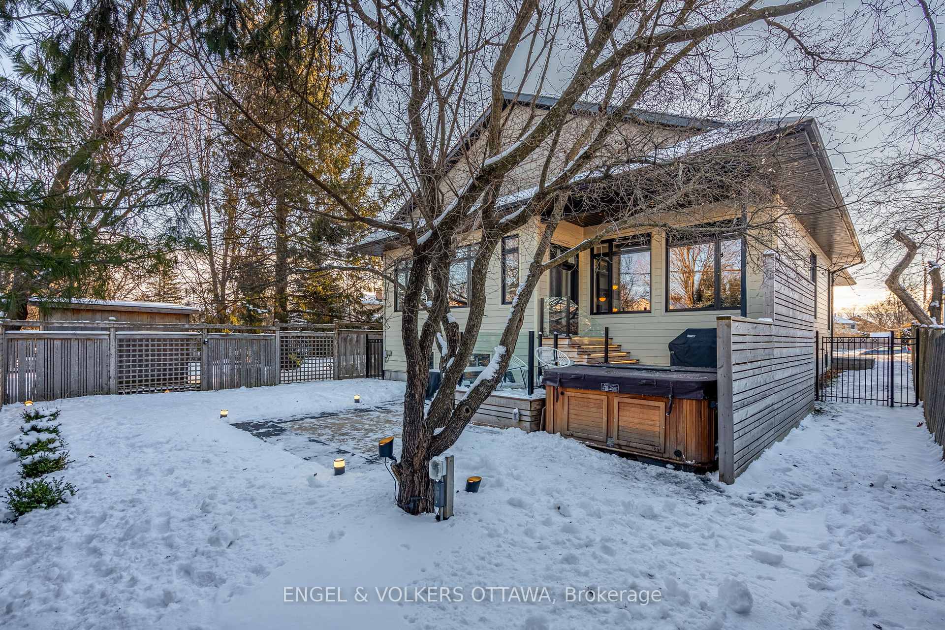 Photo 37 of 909 Mountainview Avenue, Ottawa, Whitehaven — HOMEH