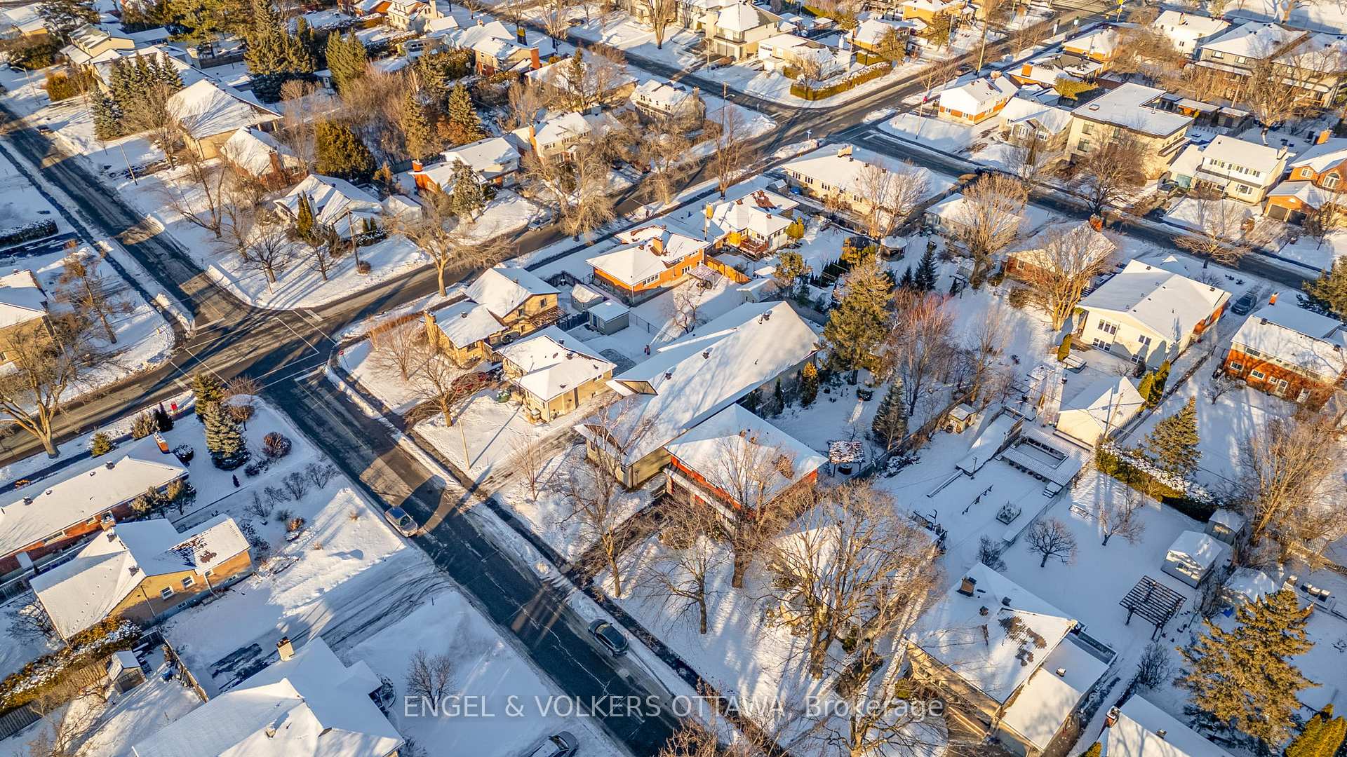 Photo 36 of 909 Mountainview Avenue, Ottawa, Whitehaven — HOMEH