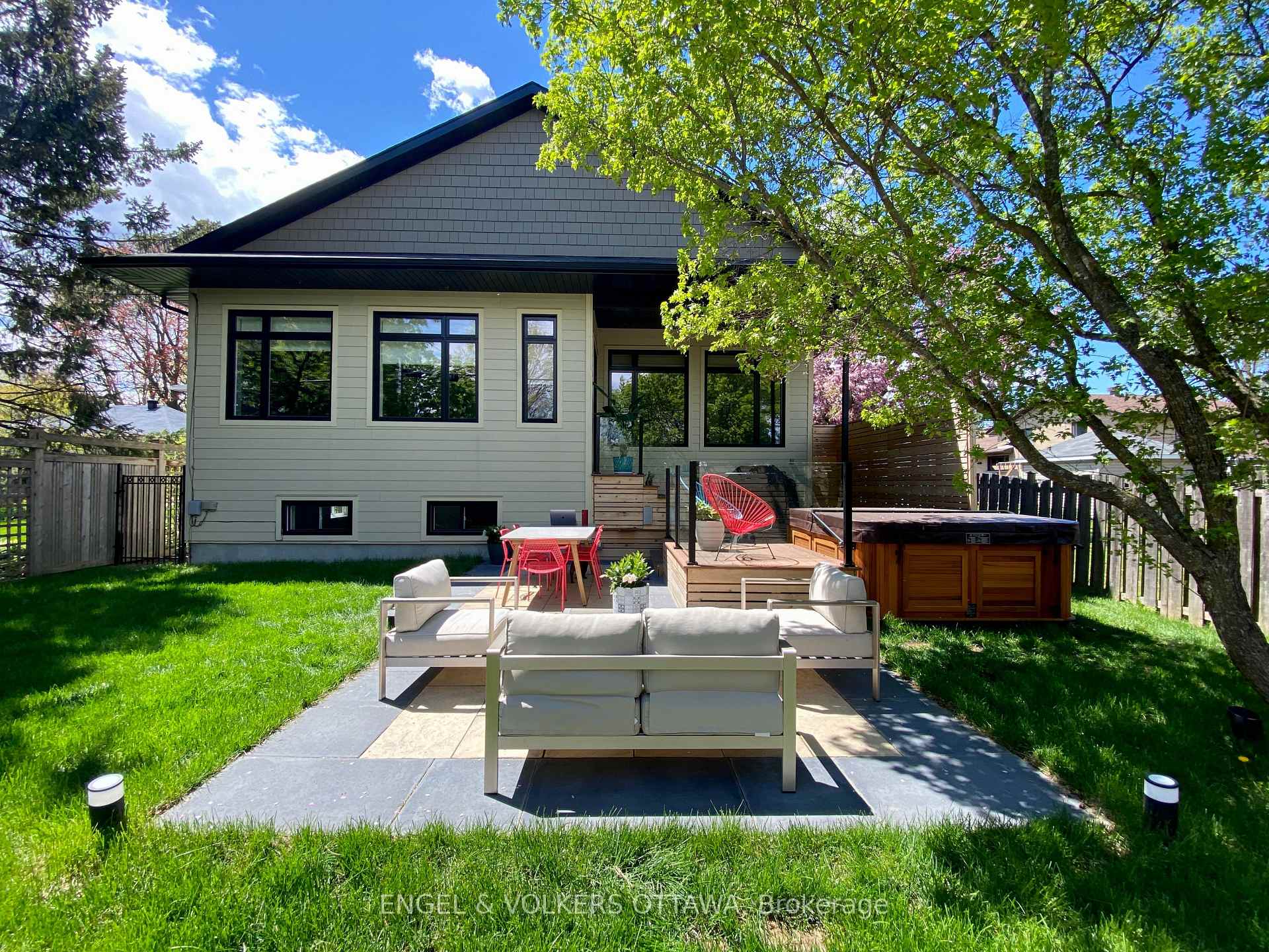 Photo 40 of 909 Mountainview Avenue, Ottawa, Whitehaven — HOMEH