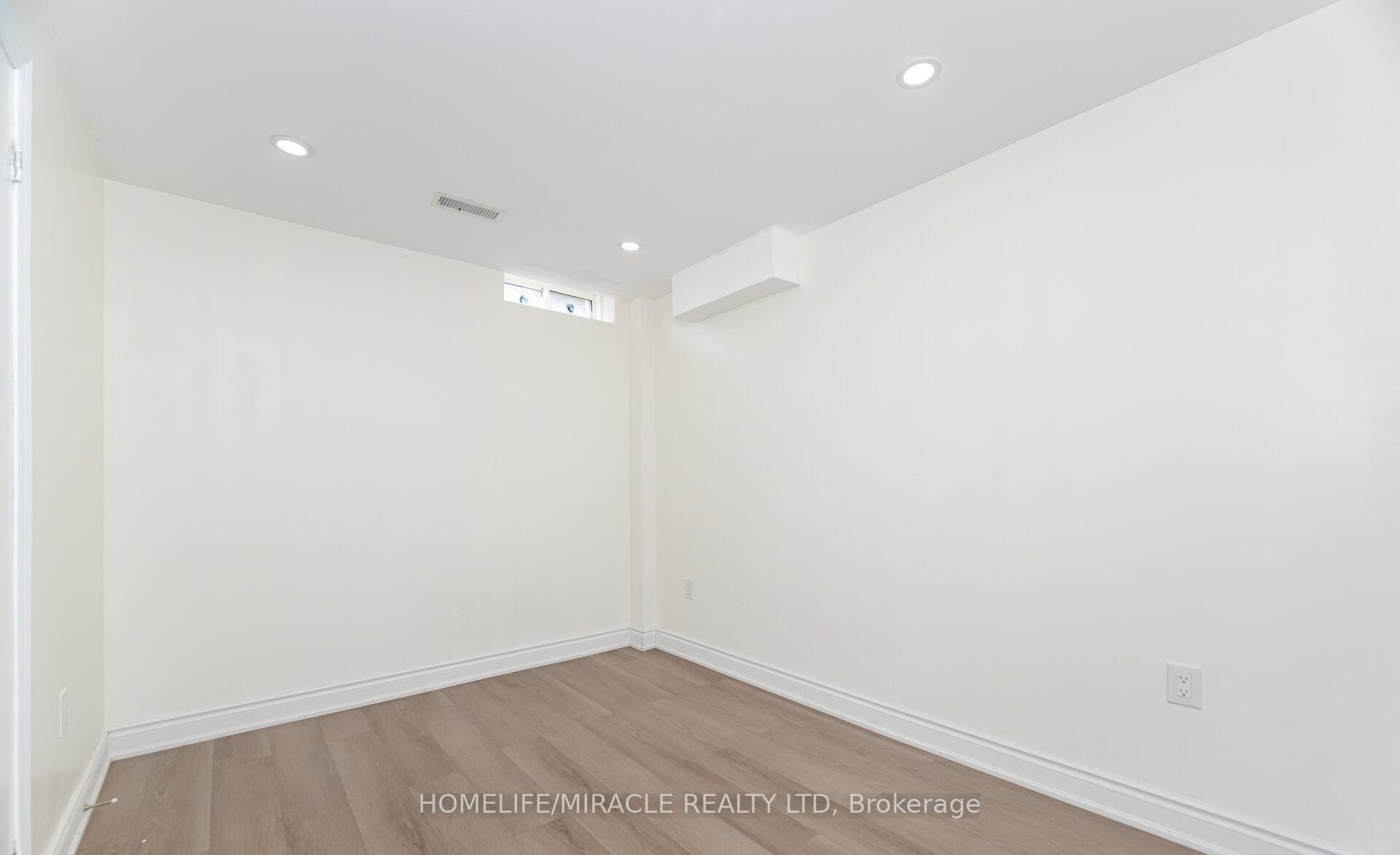 Photo 35 of 7 Aldenham Street, Brampton, Credit Valley — HOMEH