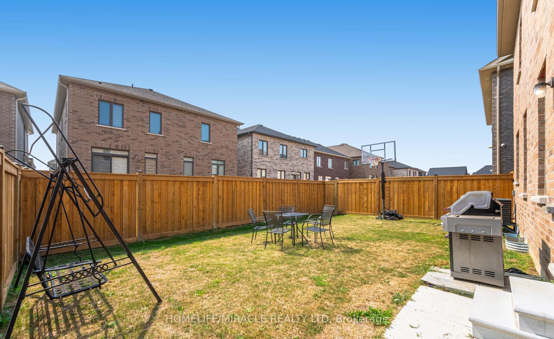 Photo 41 of 7 Aldenham Street, Brampton, Credit Valley — HOMEH