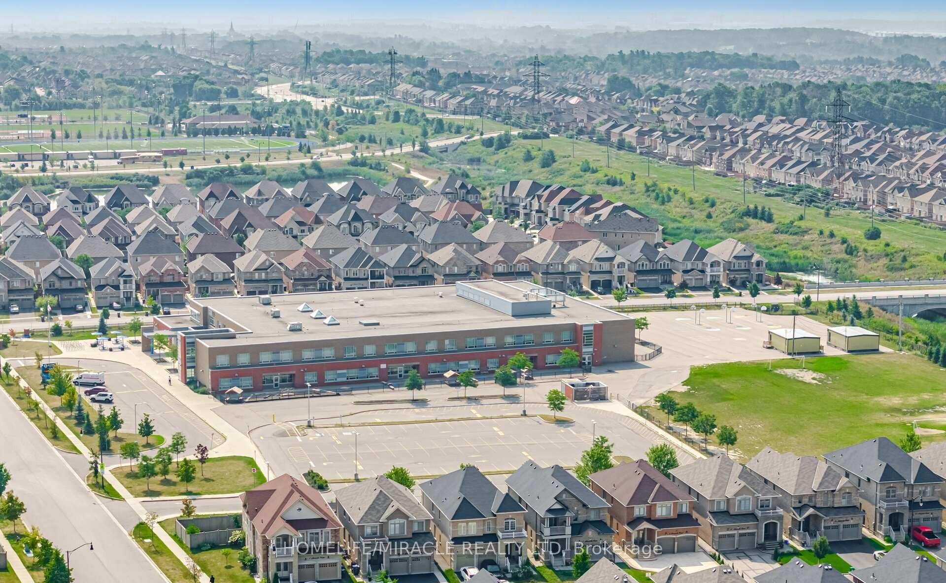 Photo 44 of 7 Aldenham Street, Brampton, Credit Valley — HOMEH