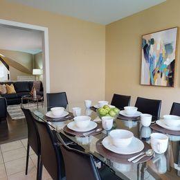 Photo 4 of 13 Beachville Circle, Brampton, Credit Valley — HOMEH
