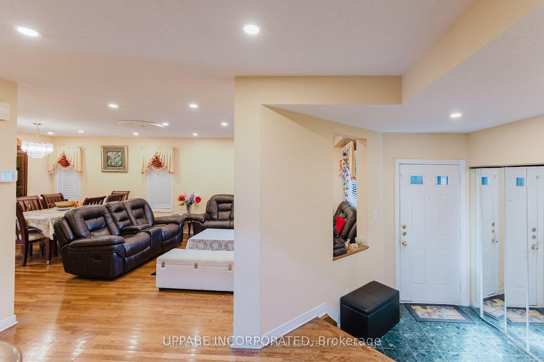 Photo 15 of 28 Armagh Way, Ottawa, Barrhaven - Longfields — HOMEH