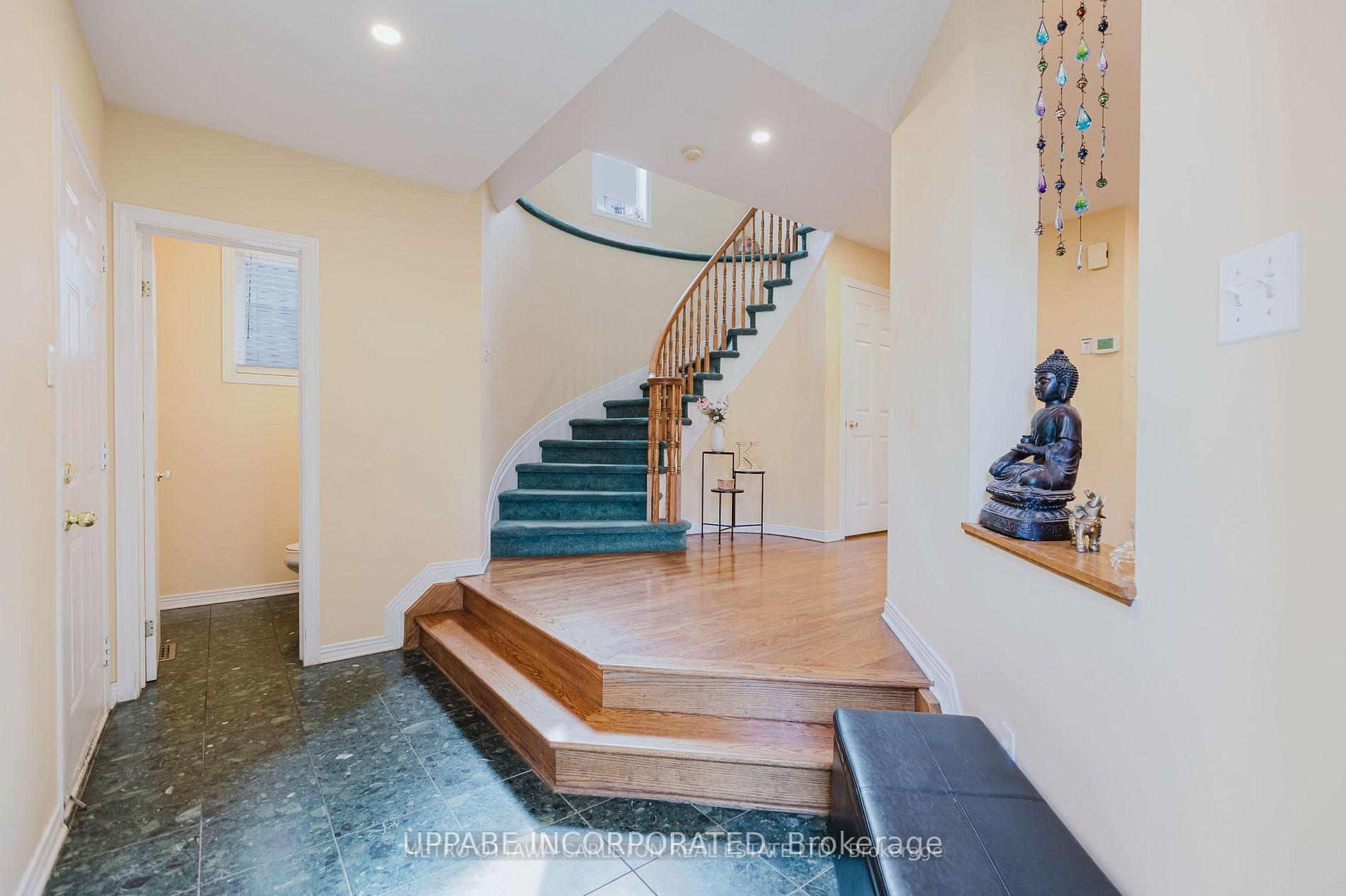 Photo 4 of 28 Armagh Way, Ottawa, Barrhaven - Longfields — HOMEH