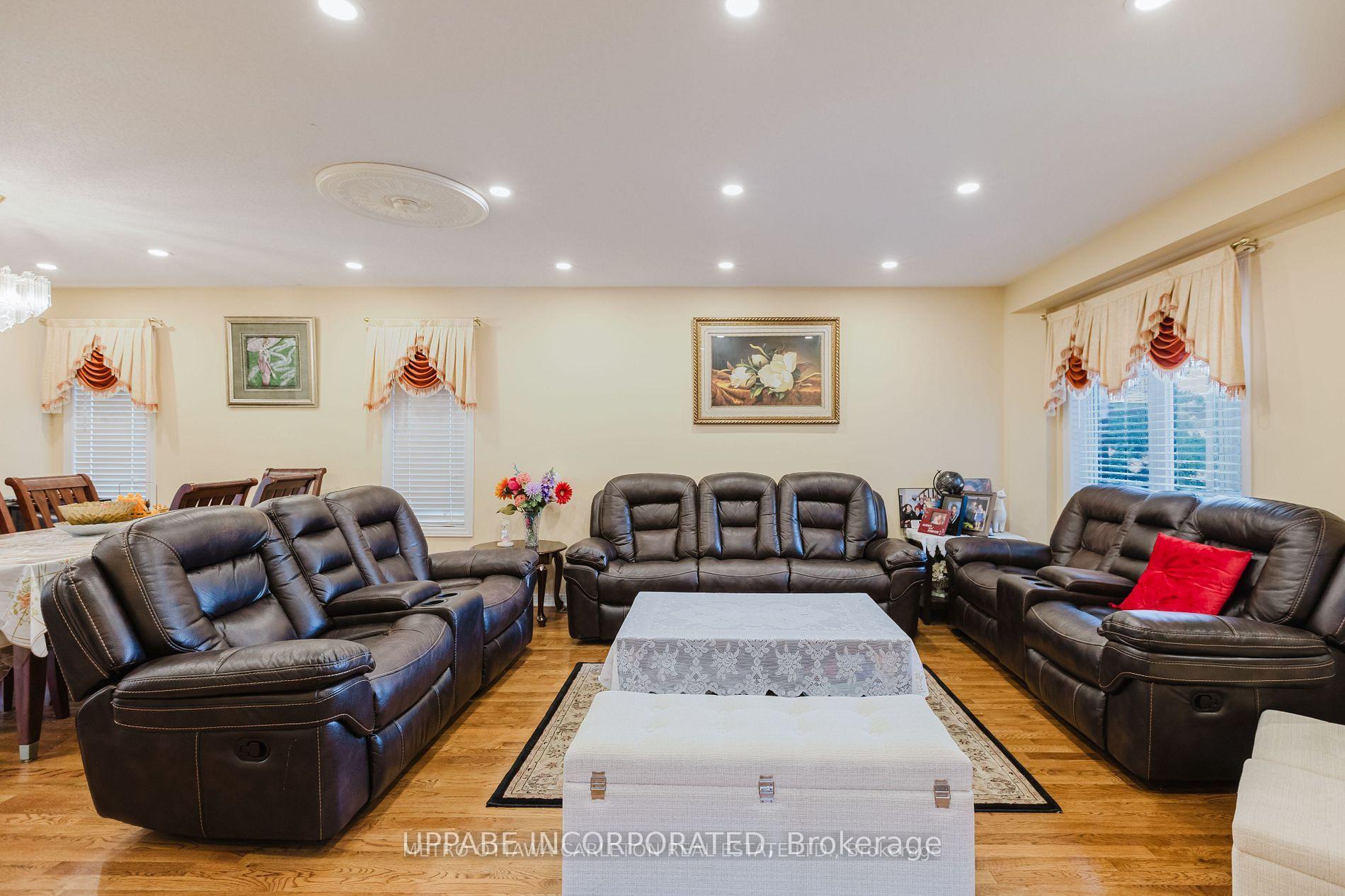 Photo 7 of 28 Armagh Way, Ottawa, Barrhaven - Longfields — HOMEH