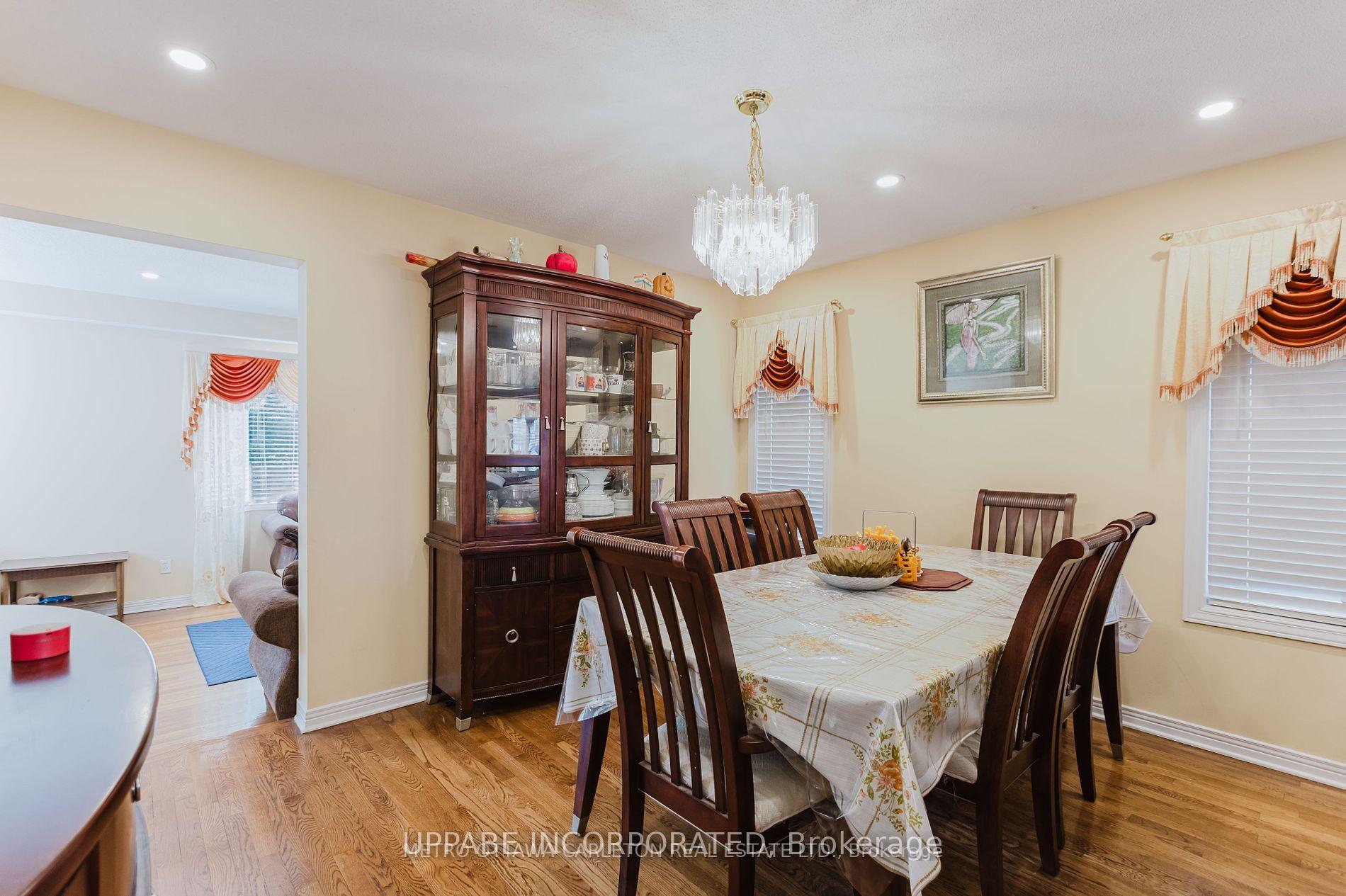 Photo 9 of 28 Armagh Way, Ottawa, Barrhaven - Longfields — HOMEH