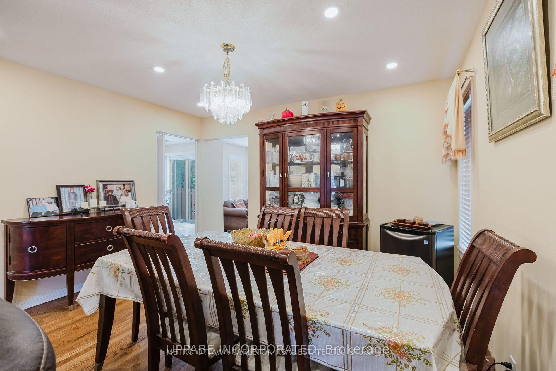 Photo 11 of 28 Armagh Way, Ottawa, Barrhaven - Longfields — HOMEH