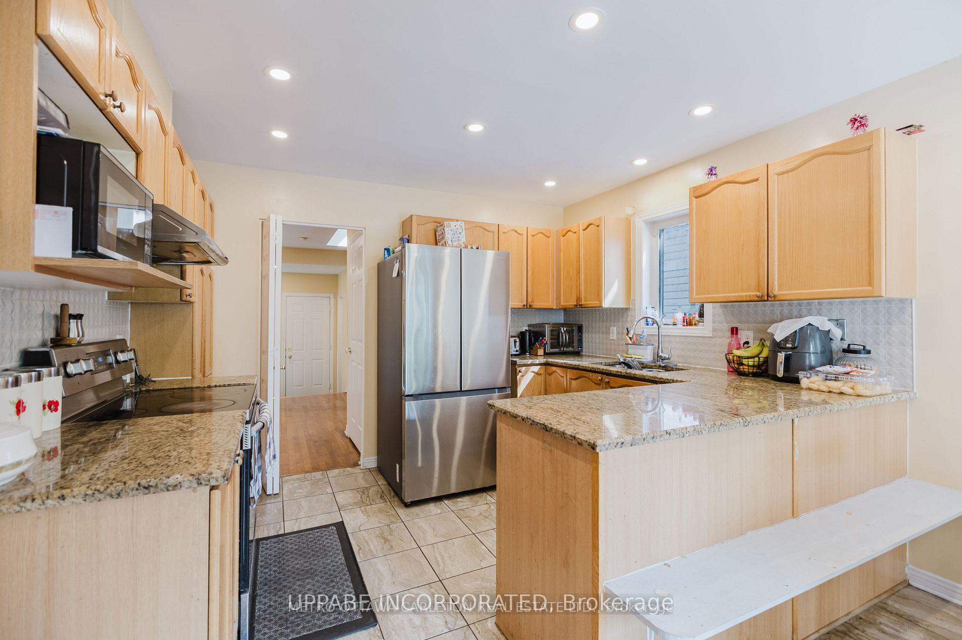 Photo 14 of 28 Armagh Way, Ottawa, Barrhaven - Longfields — HOMEH