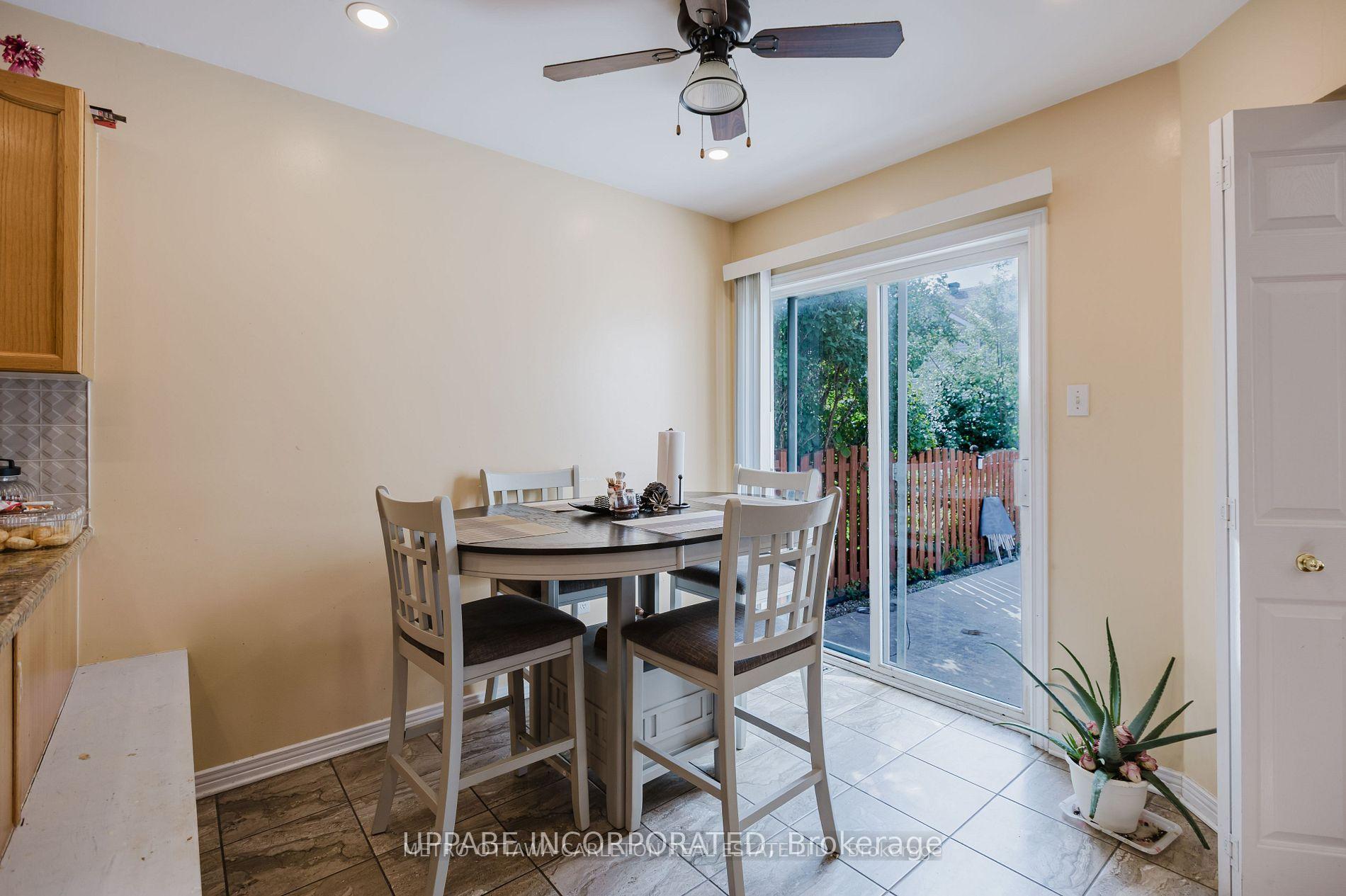 Photo 21 of 28 Armagh Way, Ottawa, Barrhaven - Longfields — HOMEH
