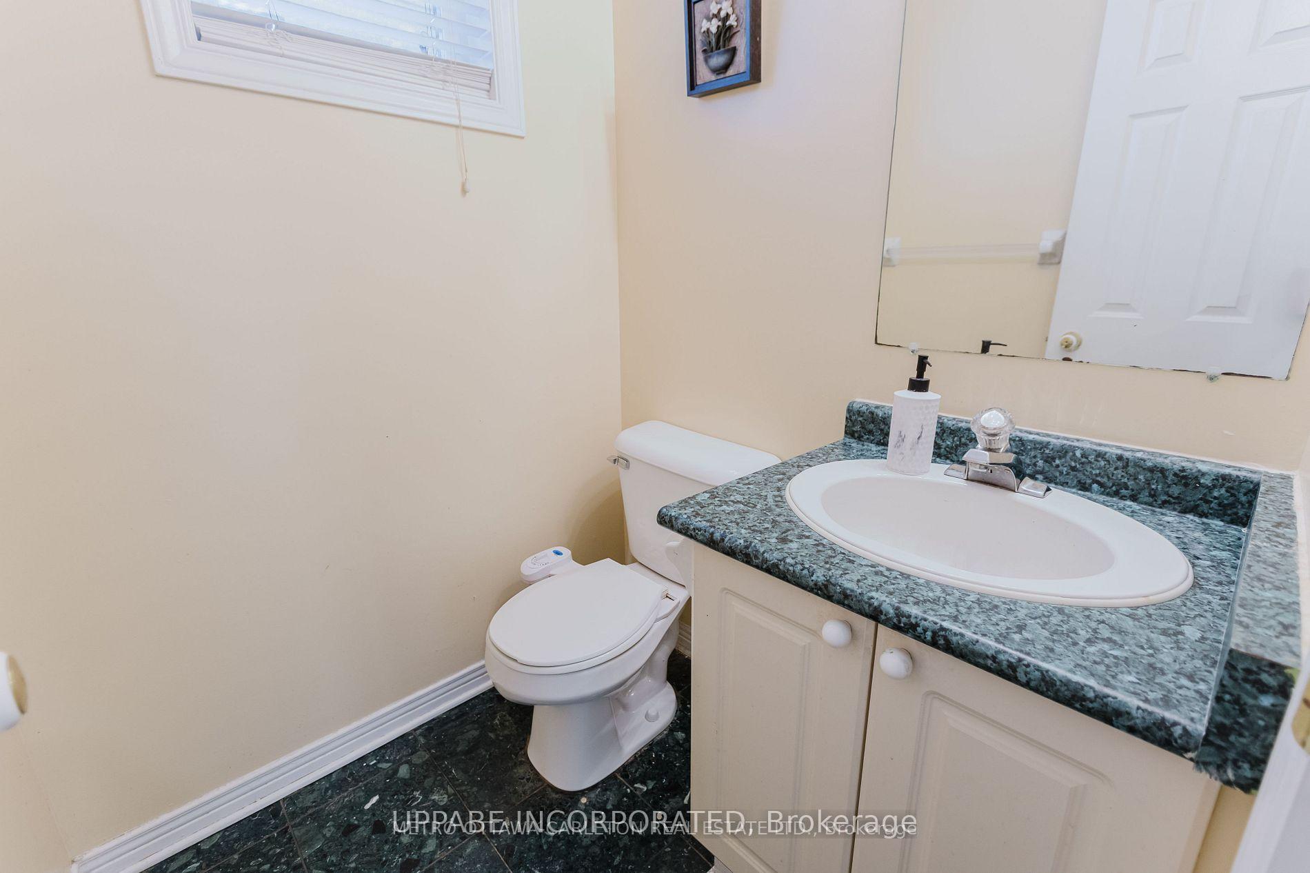 Photo 19 of 28 Armagh Way, Ottawa, Barrhaven - Longfields — HOMEH