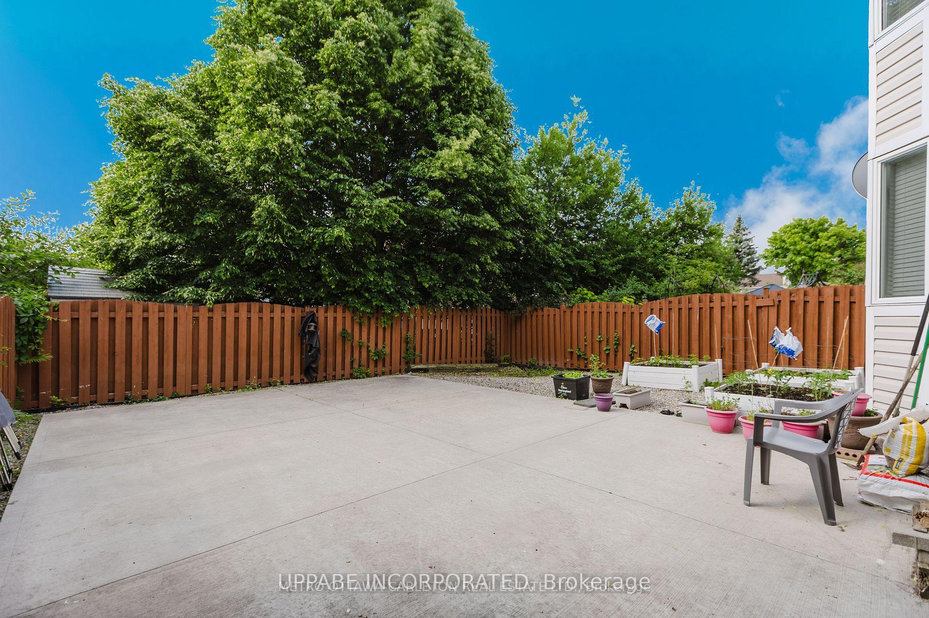 Photo 20 of 28 Armagh Way, Ottawa, Barrhaven - Longfields — HOMEH
