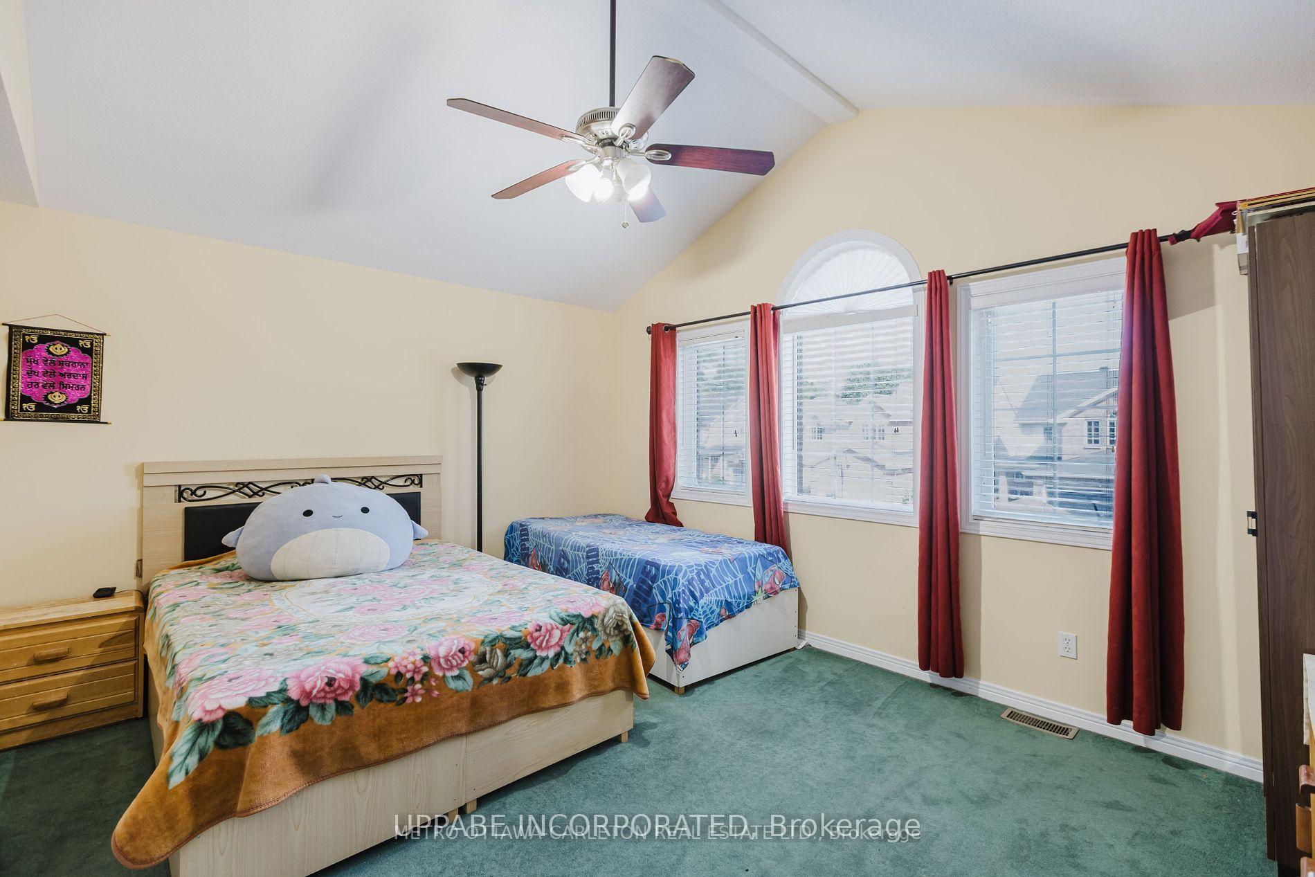 Photo 32 of 28 Armagh Way, Ottawa, Barrhaven - Longfields — HOMEH