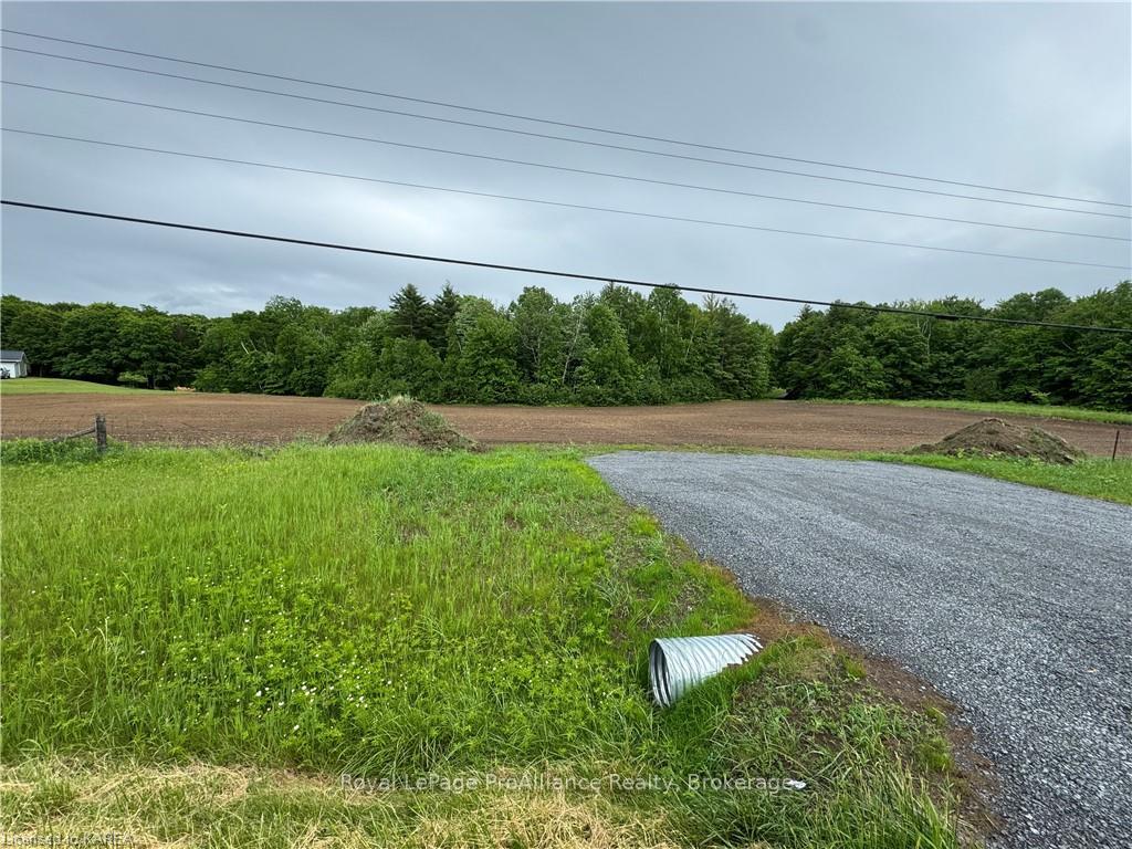 Photo 3 of 7568 Highway 38, Frontenac, Frontenac South — HOMEH