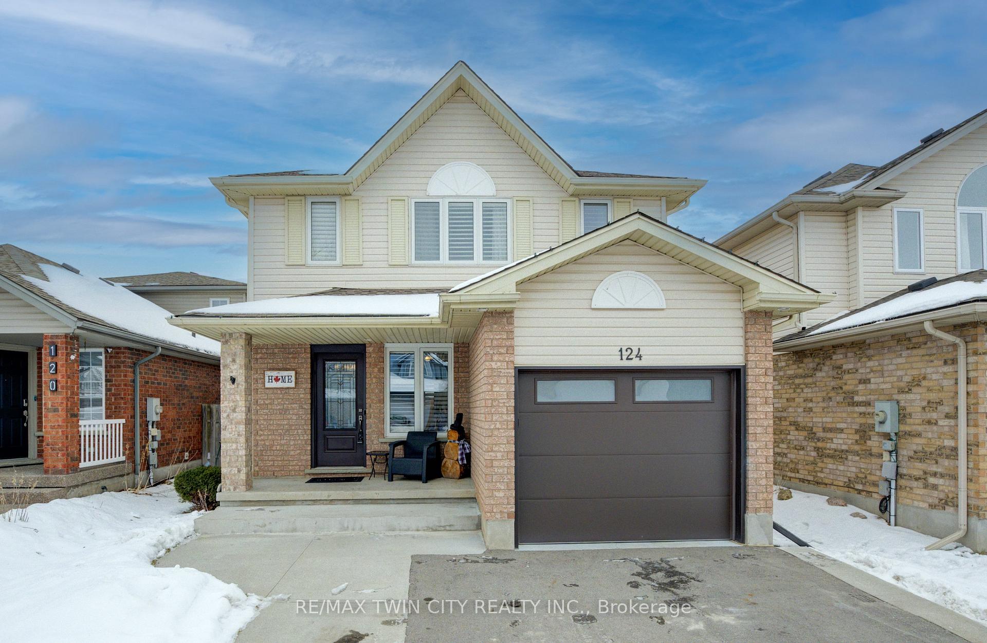 Photo 1 of 124 Whittaker Crescent, Cambridge — HOMEH