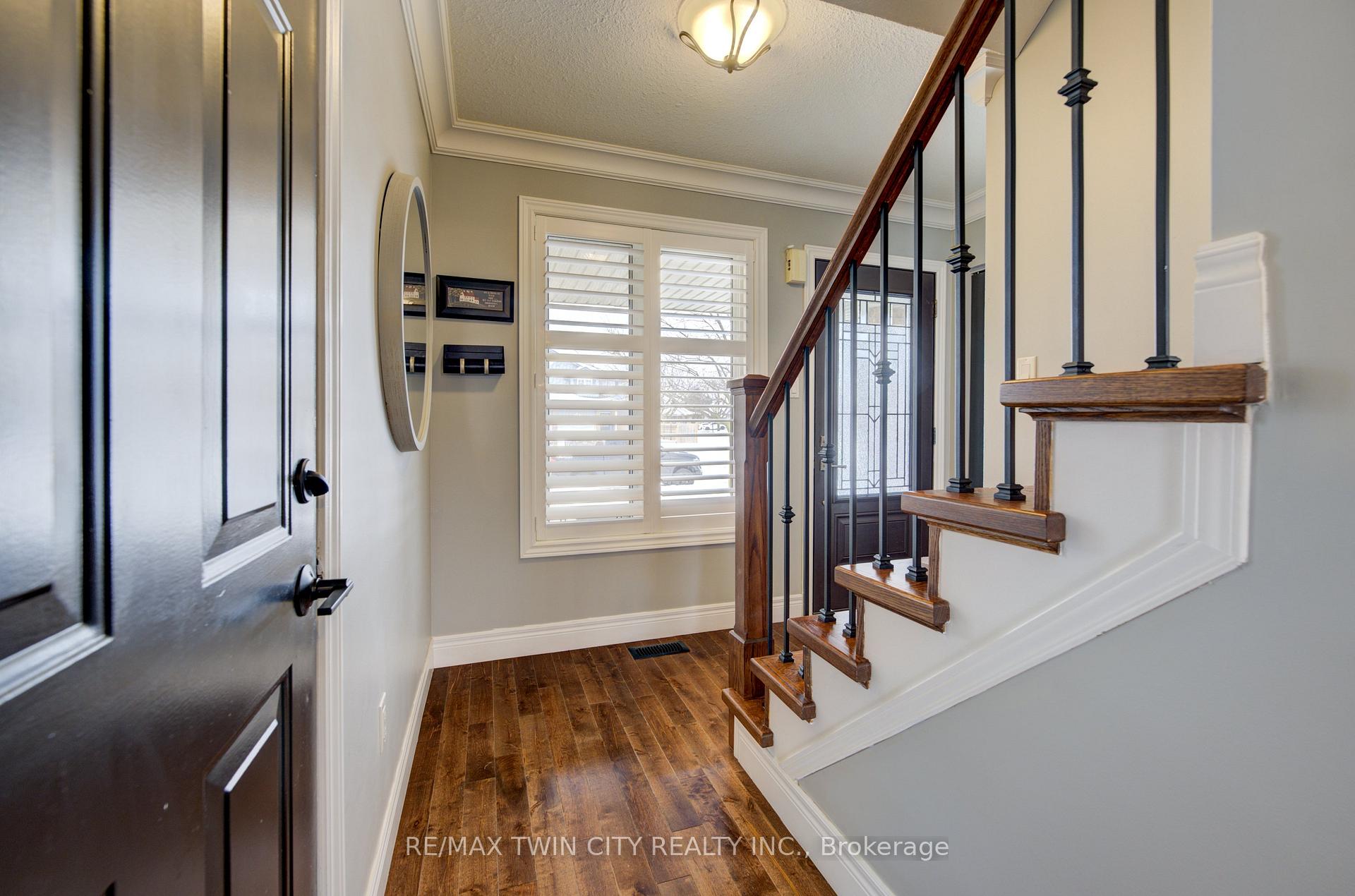 Photo 2 of 124 Whittaker Crescent, Cambridge — HOMEH