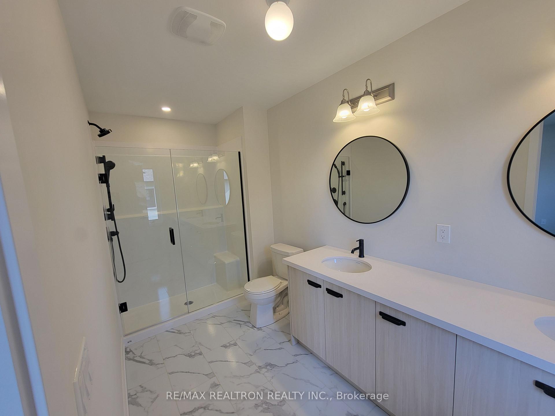 Photo 4 of 1348 Kobzar Drive, Oakville, Northwest — HOMEH