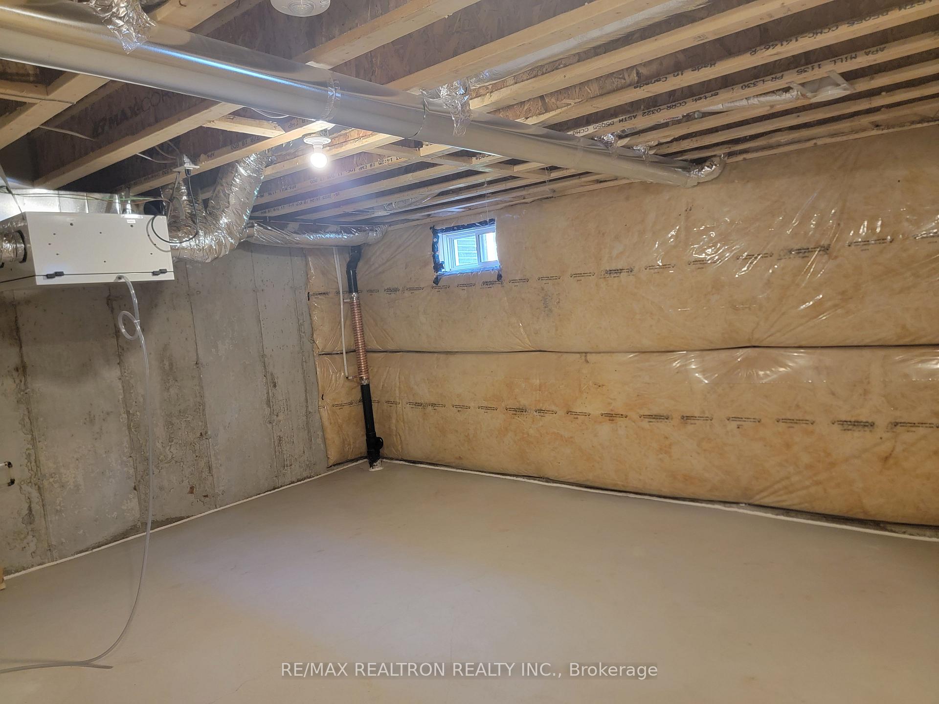 Photo 12 of 1348 Kobzar Drive, Oakville, Northwest — HOMEH