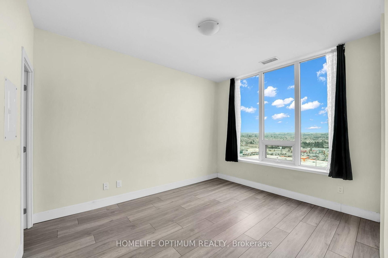 Photo 10 of Unit GPH08, 1215 Bayly St, Pickering, Bay Ridges — HOMEH