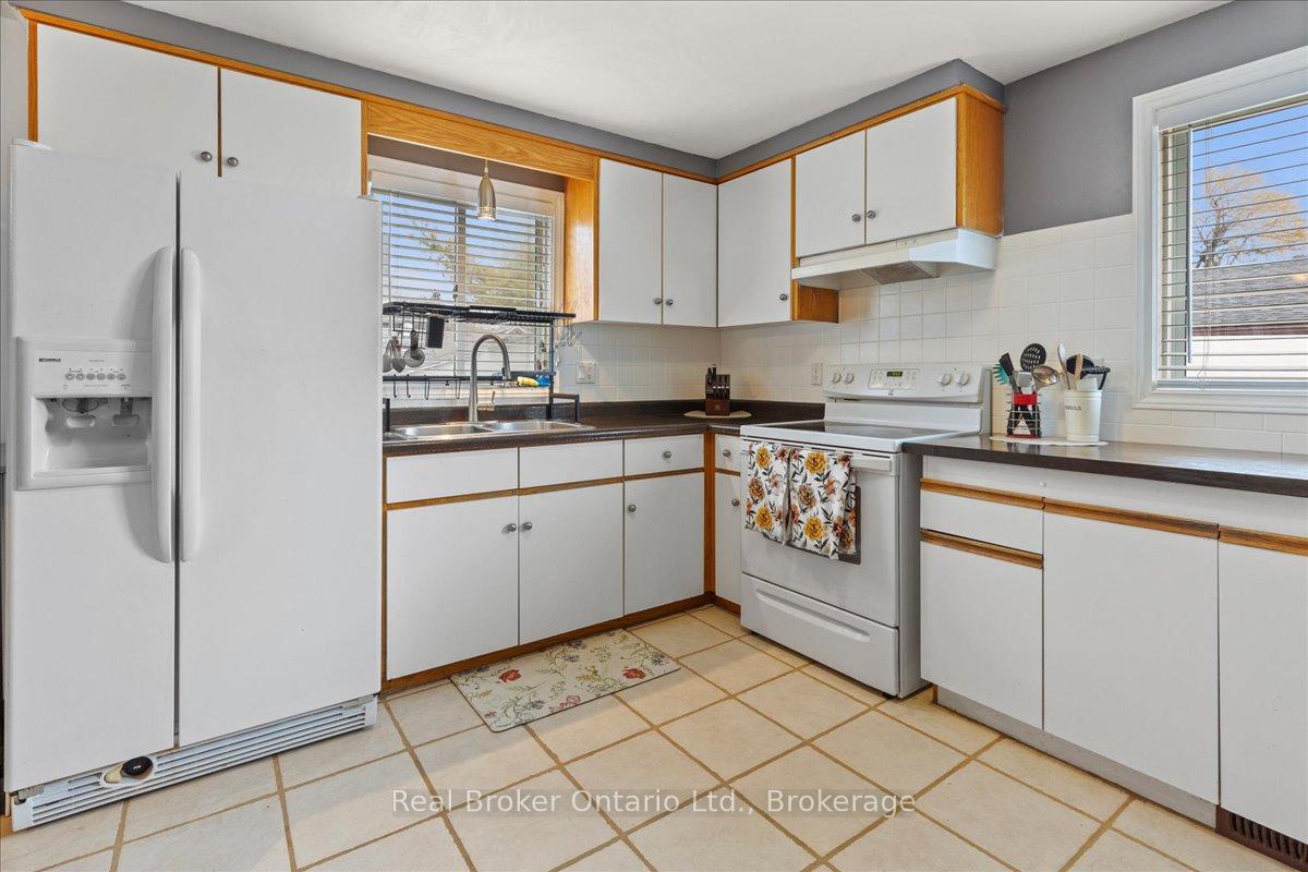Photo 11 of 29 Stanley Street, Guelph, Exhibition Park — HOMEH
