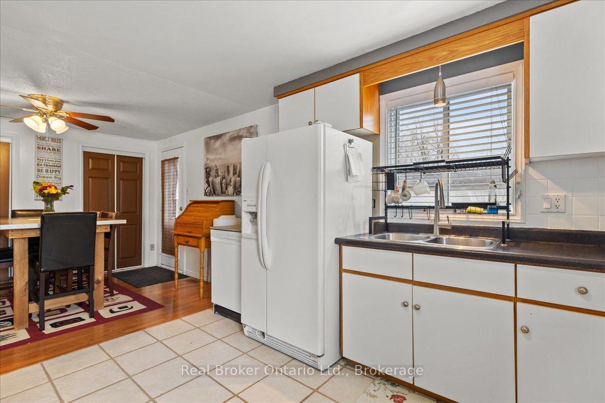 Photo 12 of 29 Stanley Street, Guelph, Exhibition Park — HOMEH