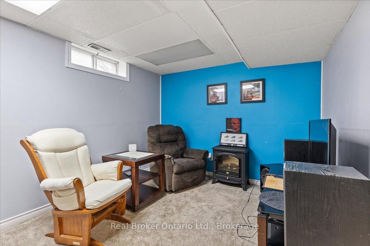 Photo 21 of 29 Stanley Street, Guelph, Exhibition Park — HOMEH