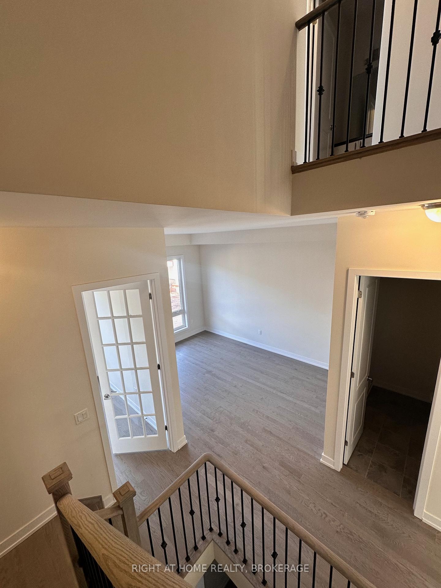 Photo 7 of 3108 Perkins Way, Oakville, Joshua Meadows — HOMEH