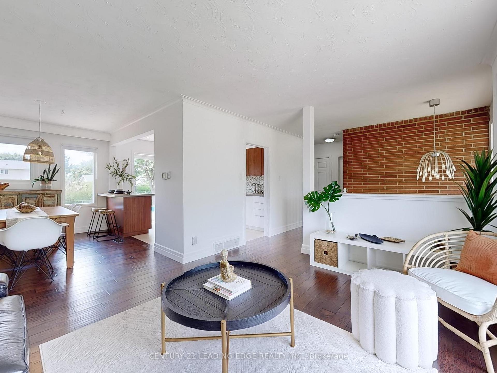 Photo 10 of 40 Stevens Crescent, Halton Hills, Georgetown — HOMEH