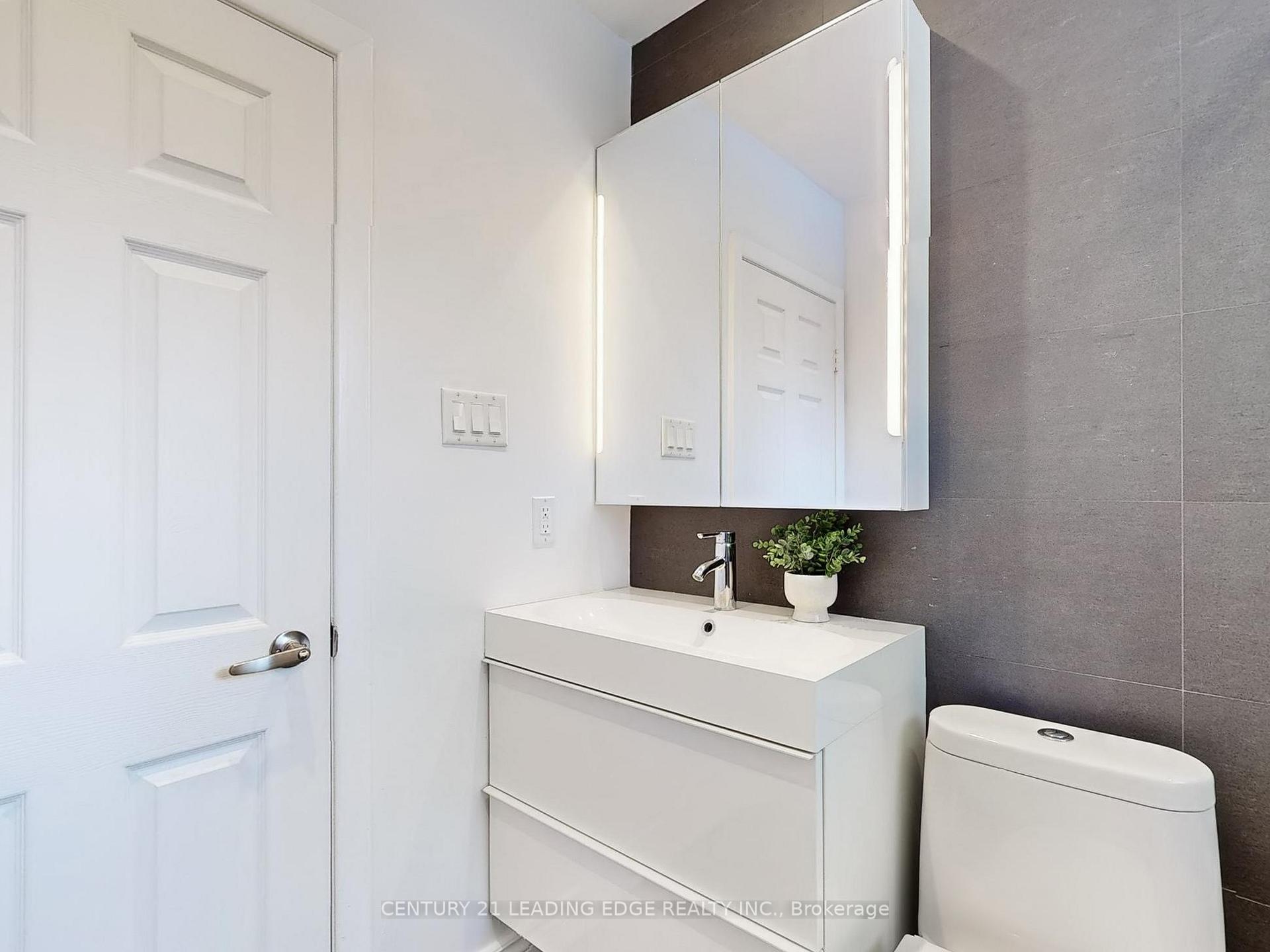 Photo 16 of 40 Stevens Crescent, Halton Hills, Georgetown — HOMEH