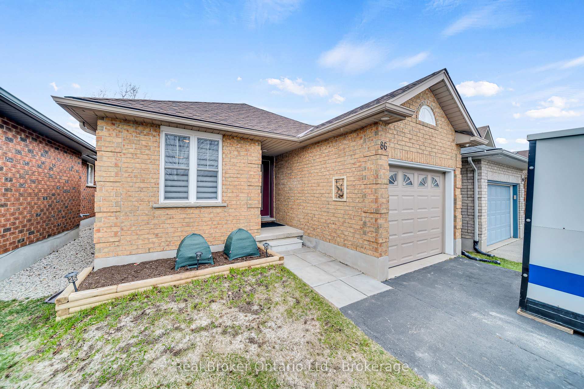 Front of 86 Milson Crescent