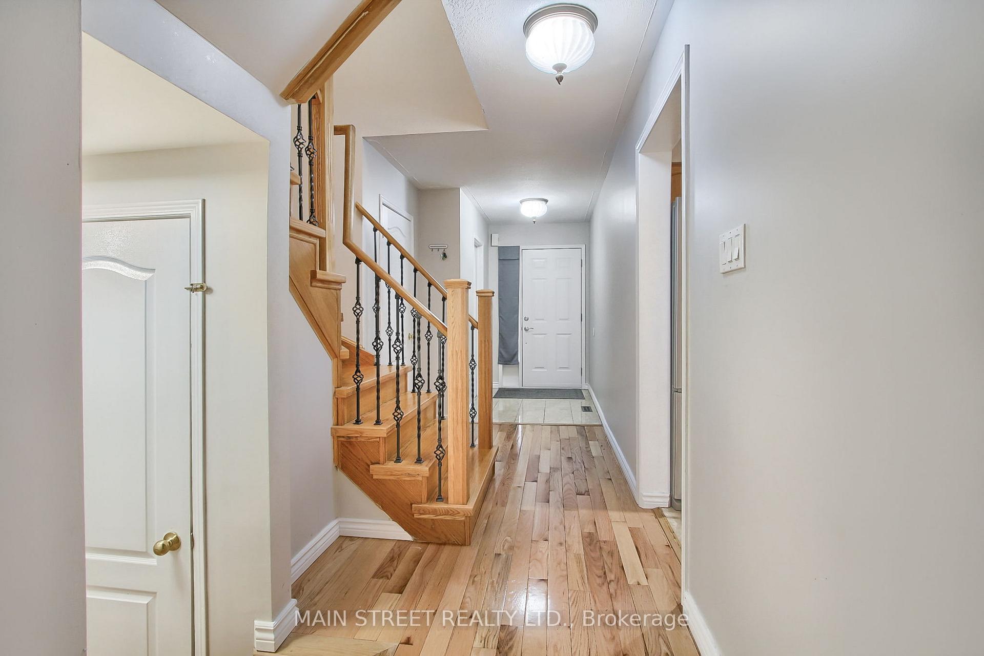 Photo 6 of 70 Crittenden Drive, Georgina, Keswick South — HOMEH