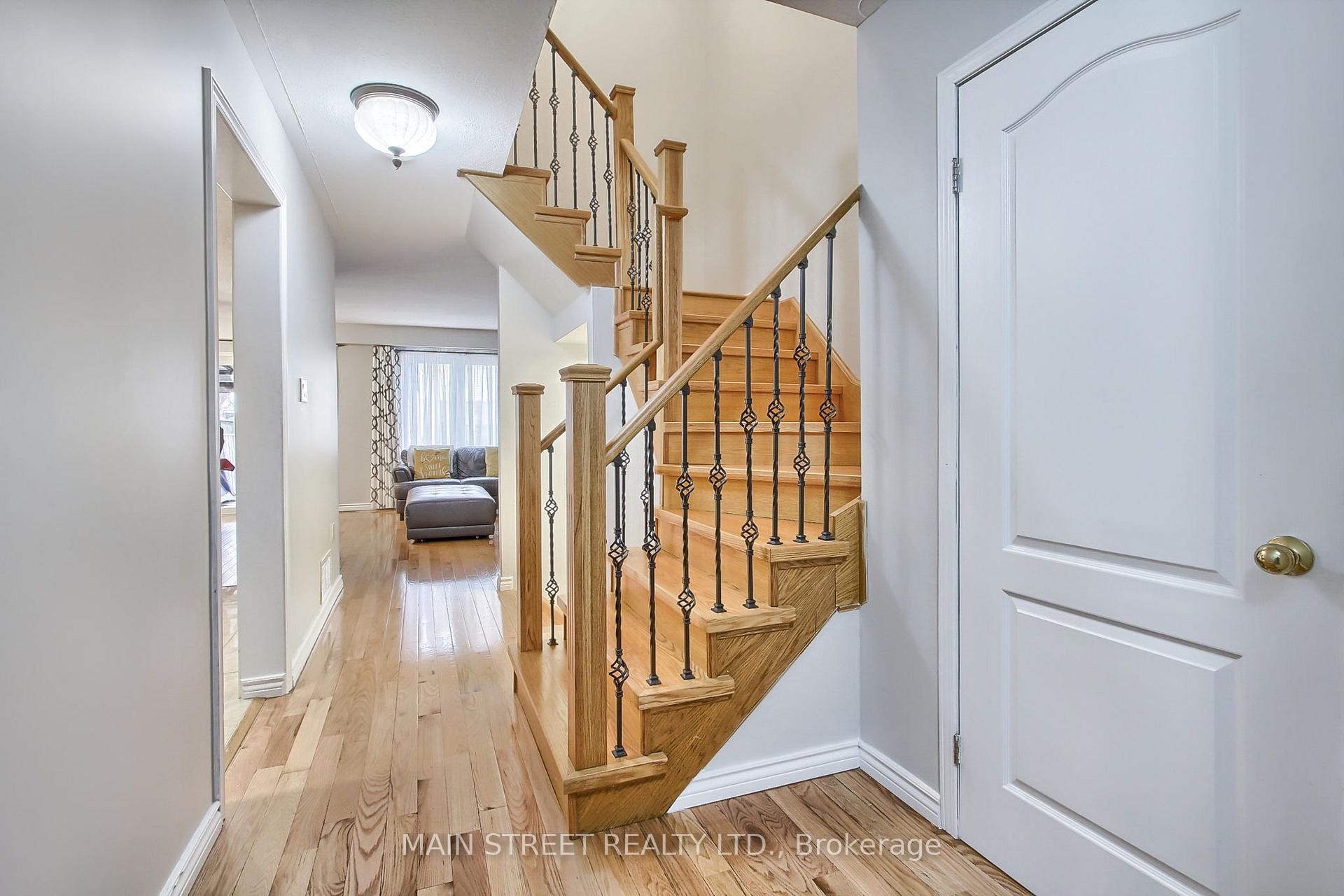 Photo 7 of 70 Crittenden Drive, Georgina, Keswick South — HOMEH