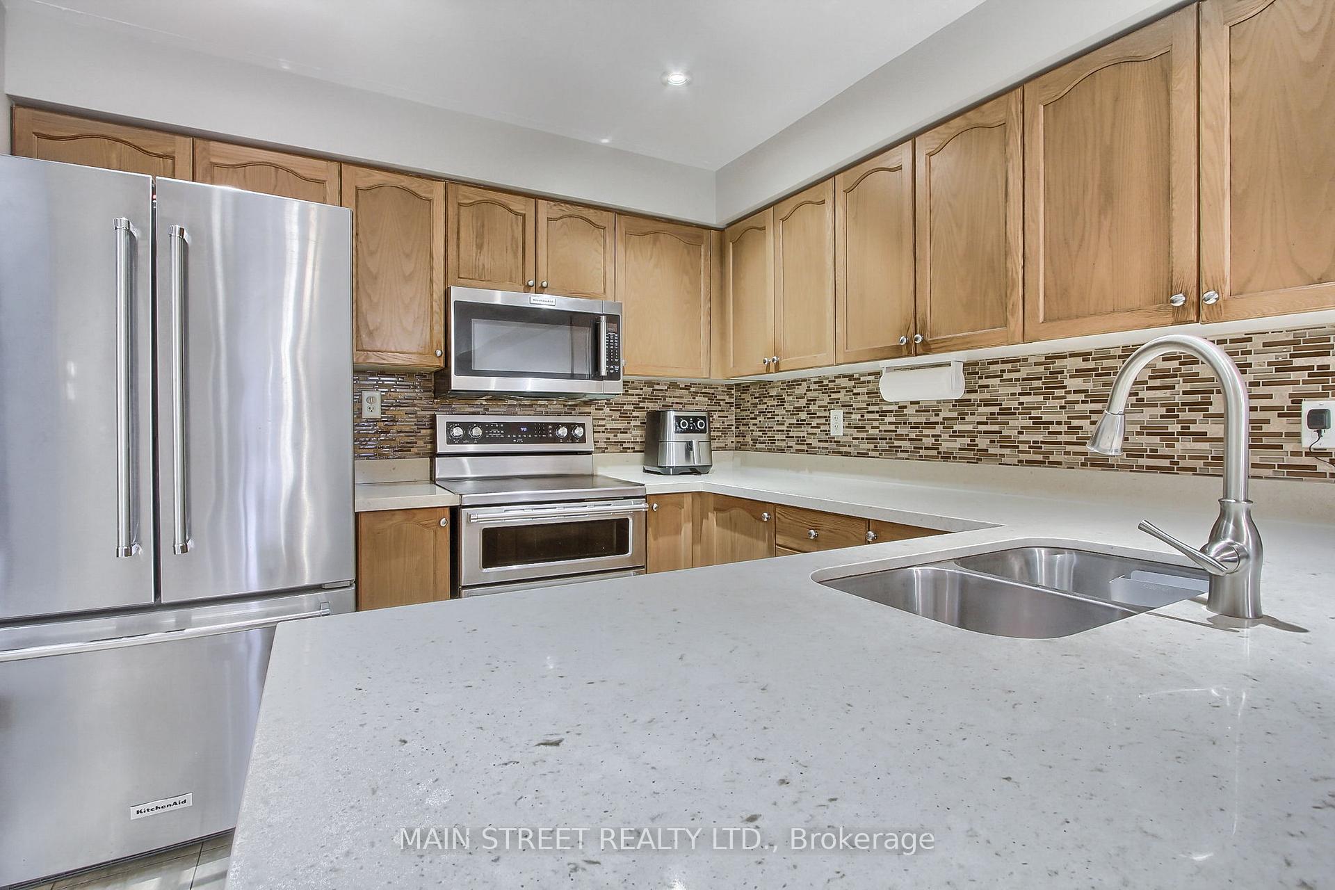 Photo 9 of 70 Crittenden Drive, Georgina, Keswick South — HOMEH