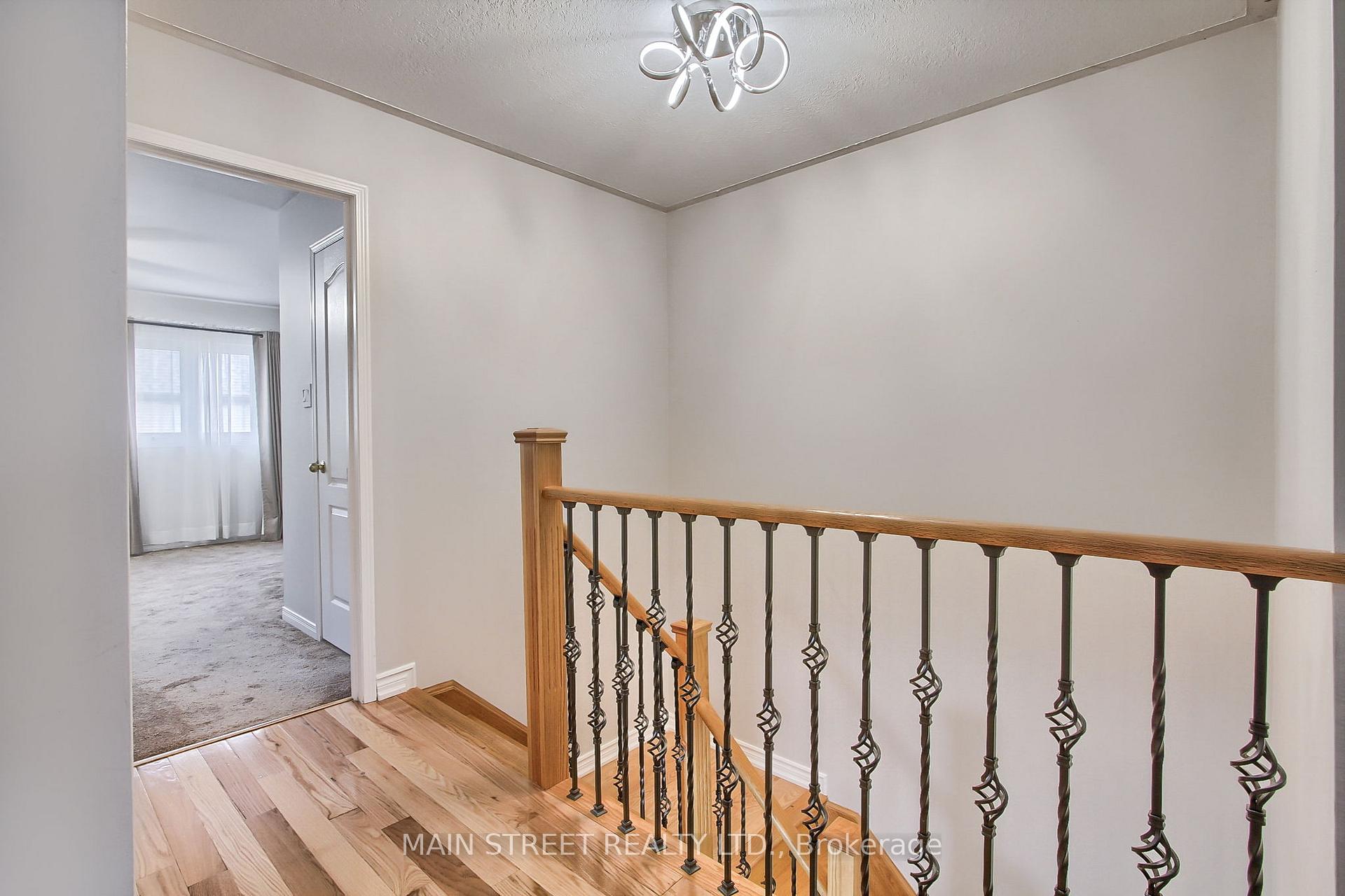 Photo 17 of 70 Crittenden Drive, Georgina, Keswick South — HOMEH