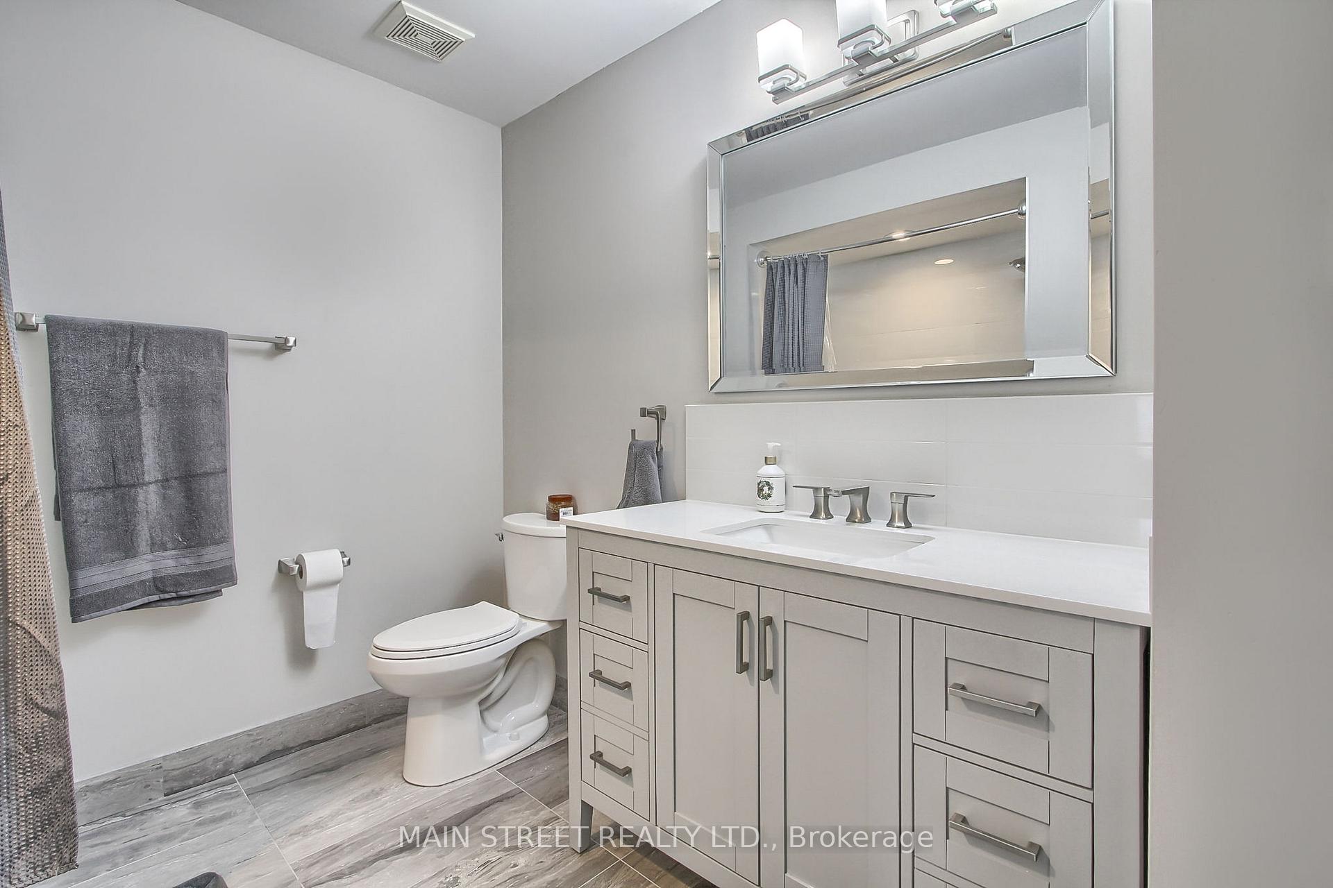 Photo 26 of 70 Crittenden Drive, Georgina, Keswick South — HOMEH