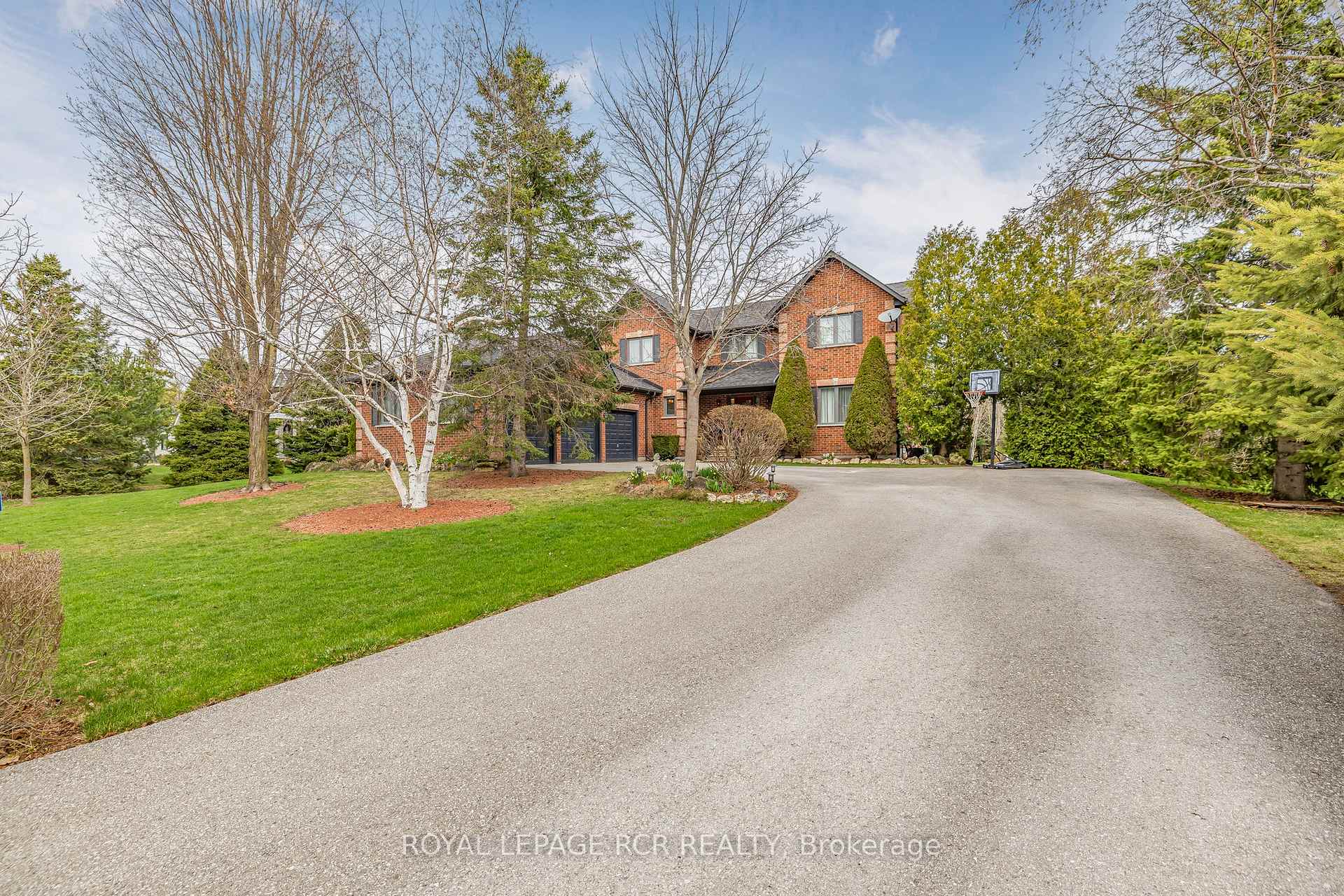 Photo 1 of 7 Summergate Court, Caledon, Caledon East — HOMEH