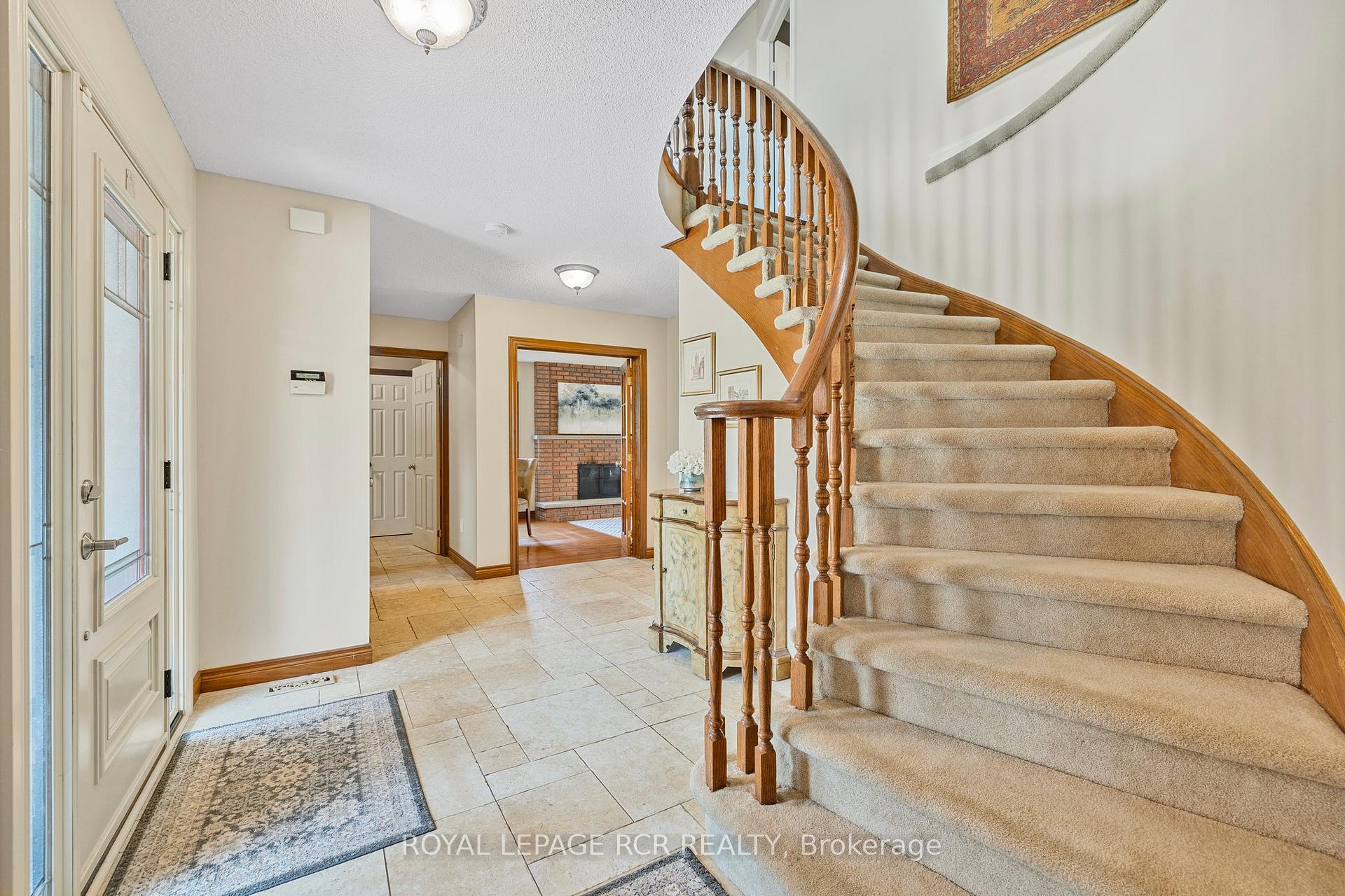 Photo 4 of 7 Summergate Court, Caledon, Caledon East — HOMEH