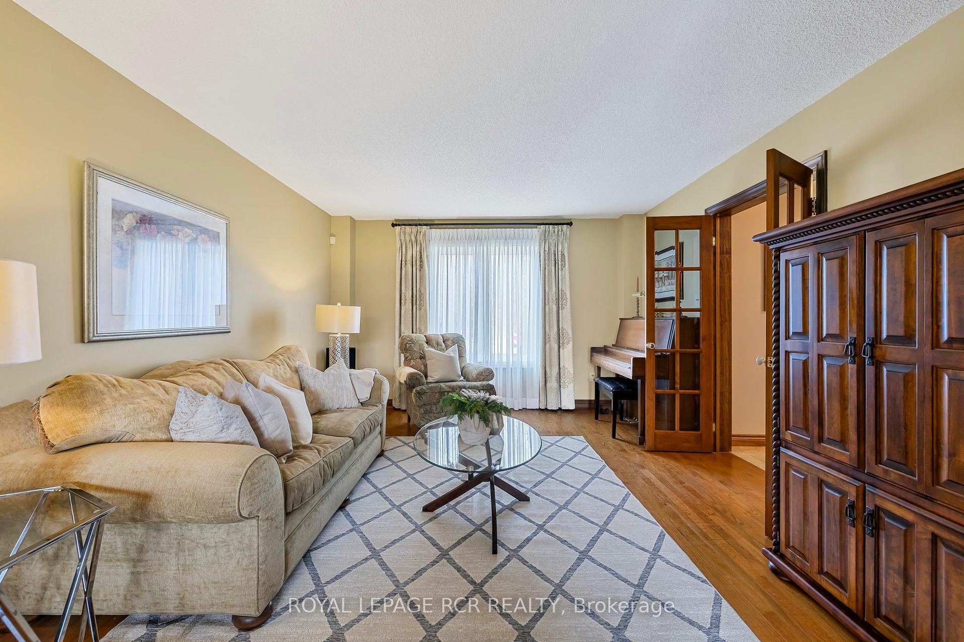 Photo 6 of 7 Summergate Court, Caledon, Caledon East — HOMEH