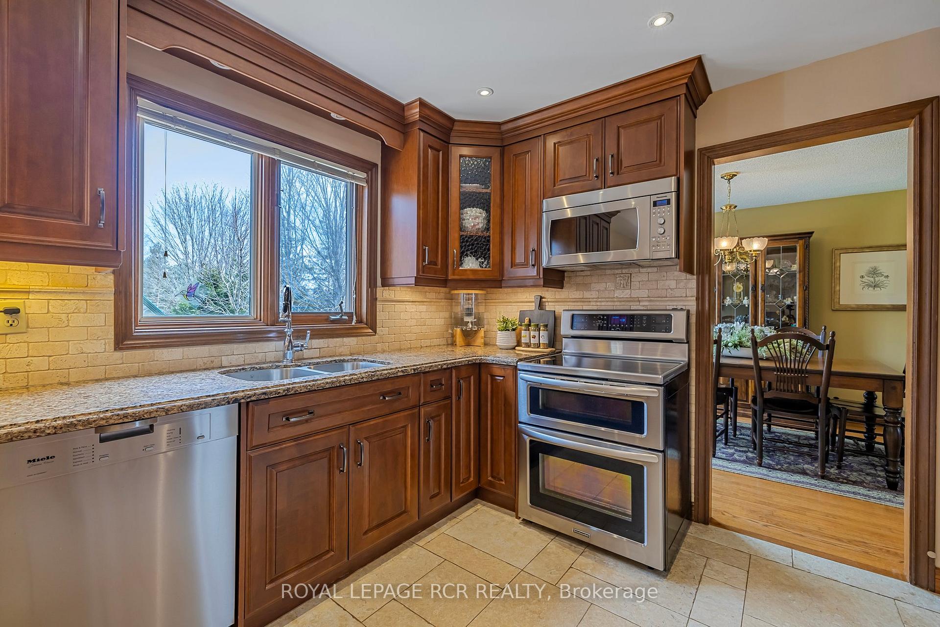 Photo 12 of 7 Summergate Court, Caledon, Caledon East — HOMEH