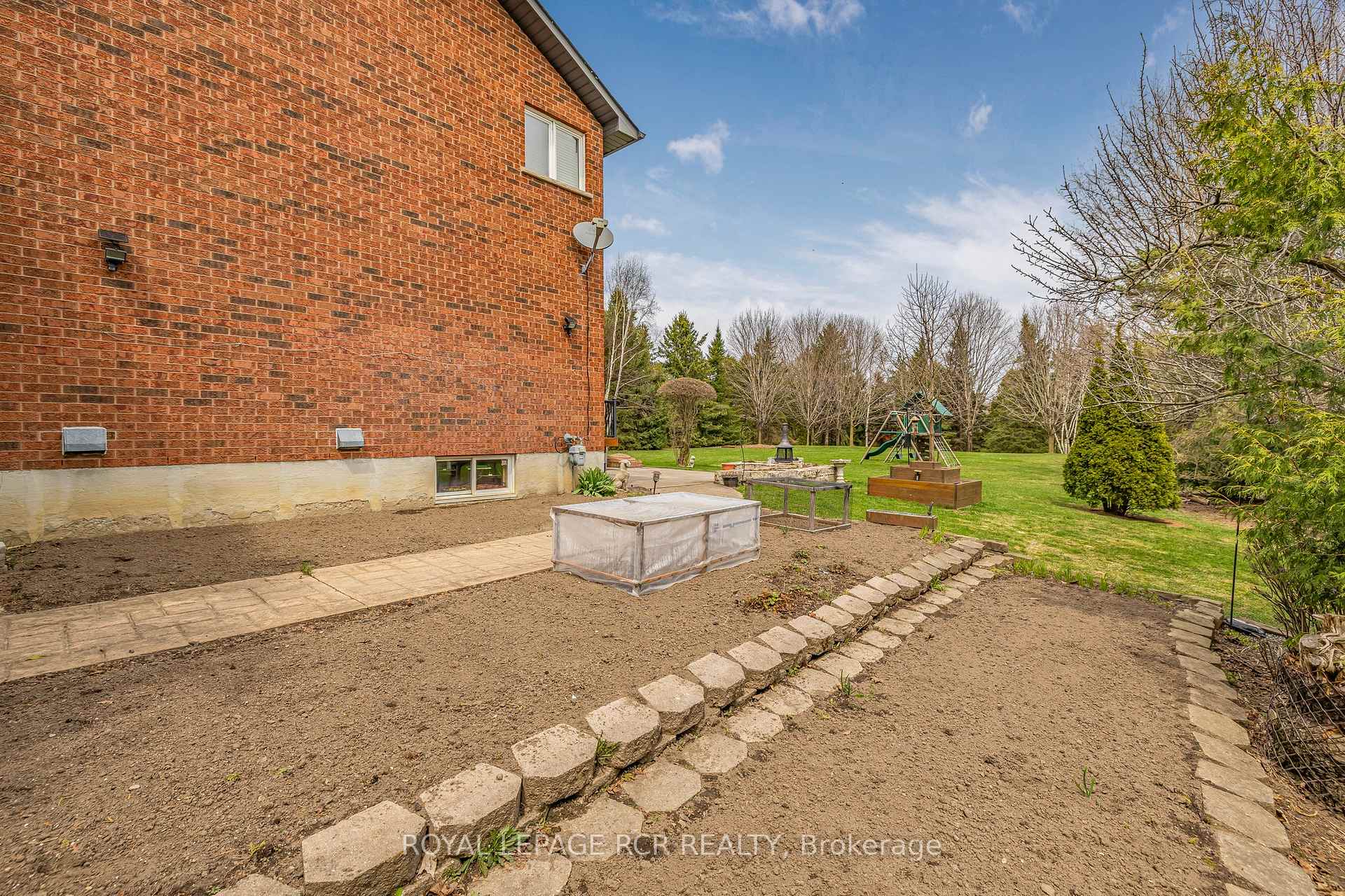 Photo 40 of 7 Summergate Court, Caledon, Caledon East — HOMEH