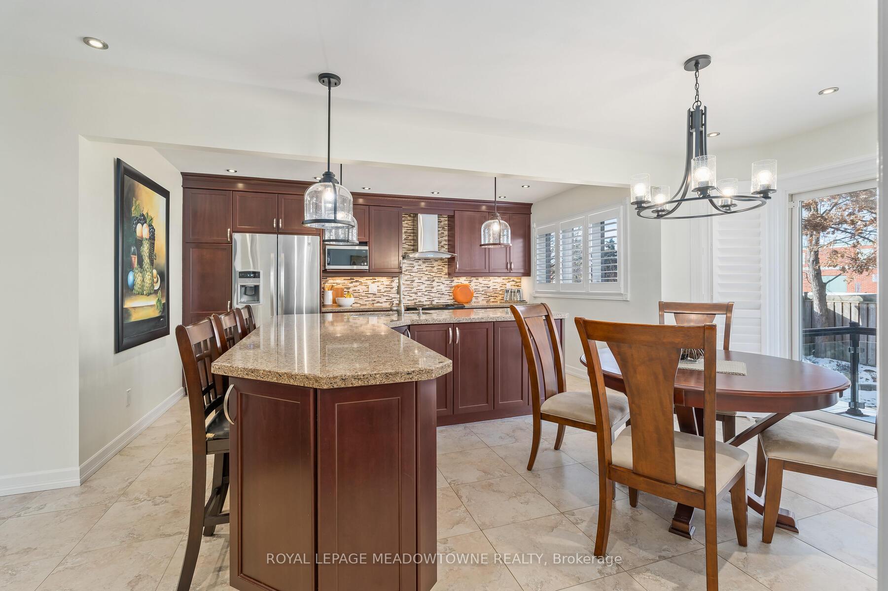 Photo 8 of 34 Hepburn Crescent, Halton Hills, Georgetown — HOMEH