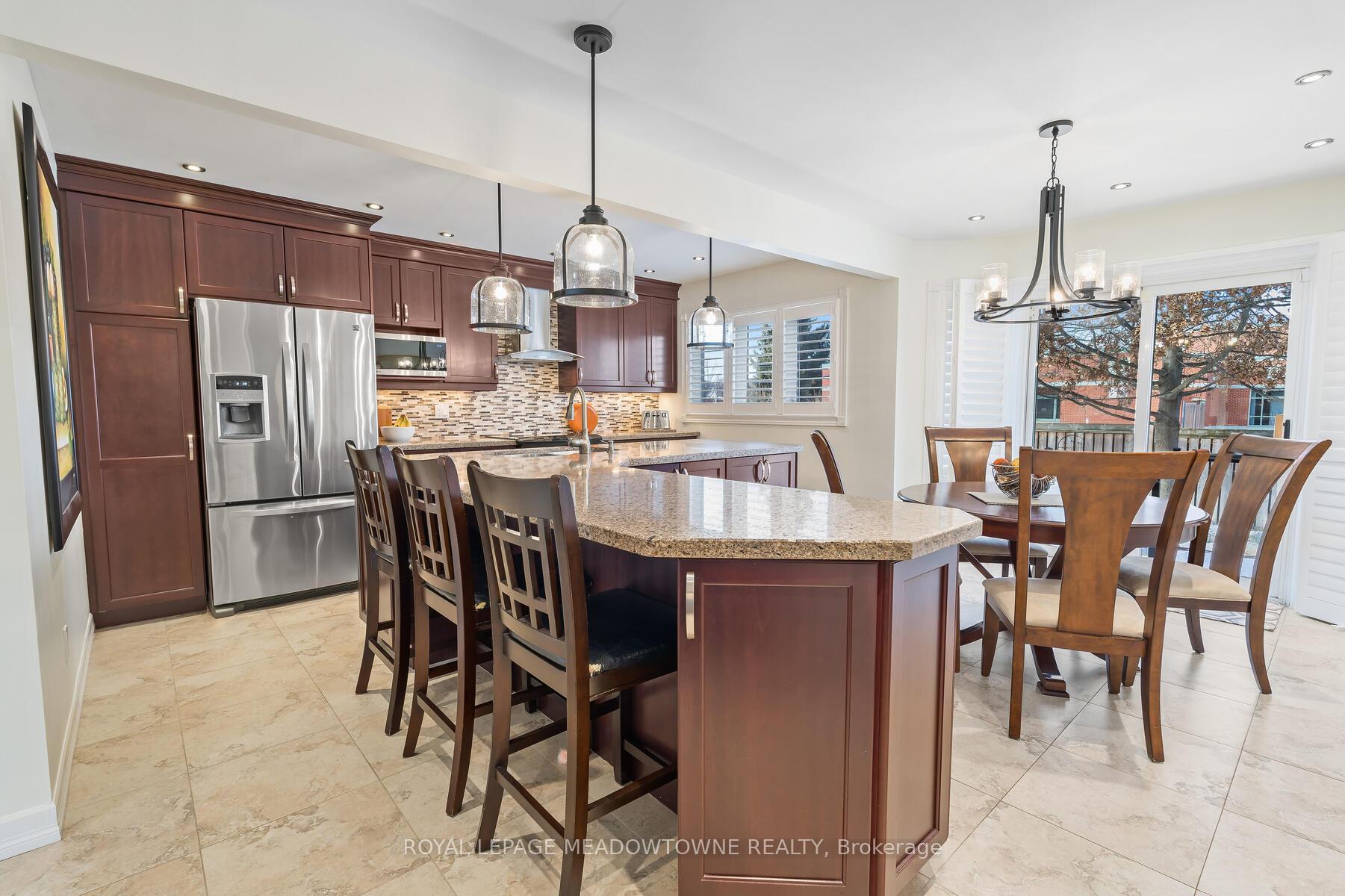 Photo 9 of 34 Hepburn Crescent, Halton Hills, Georgetown — HOMEH
